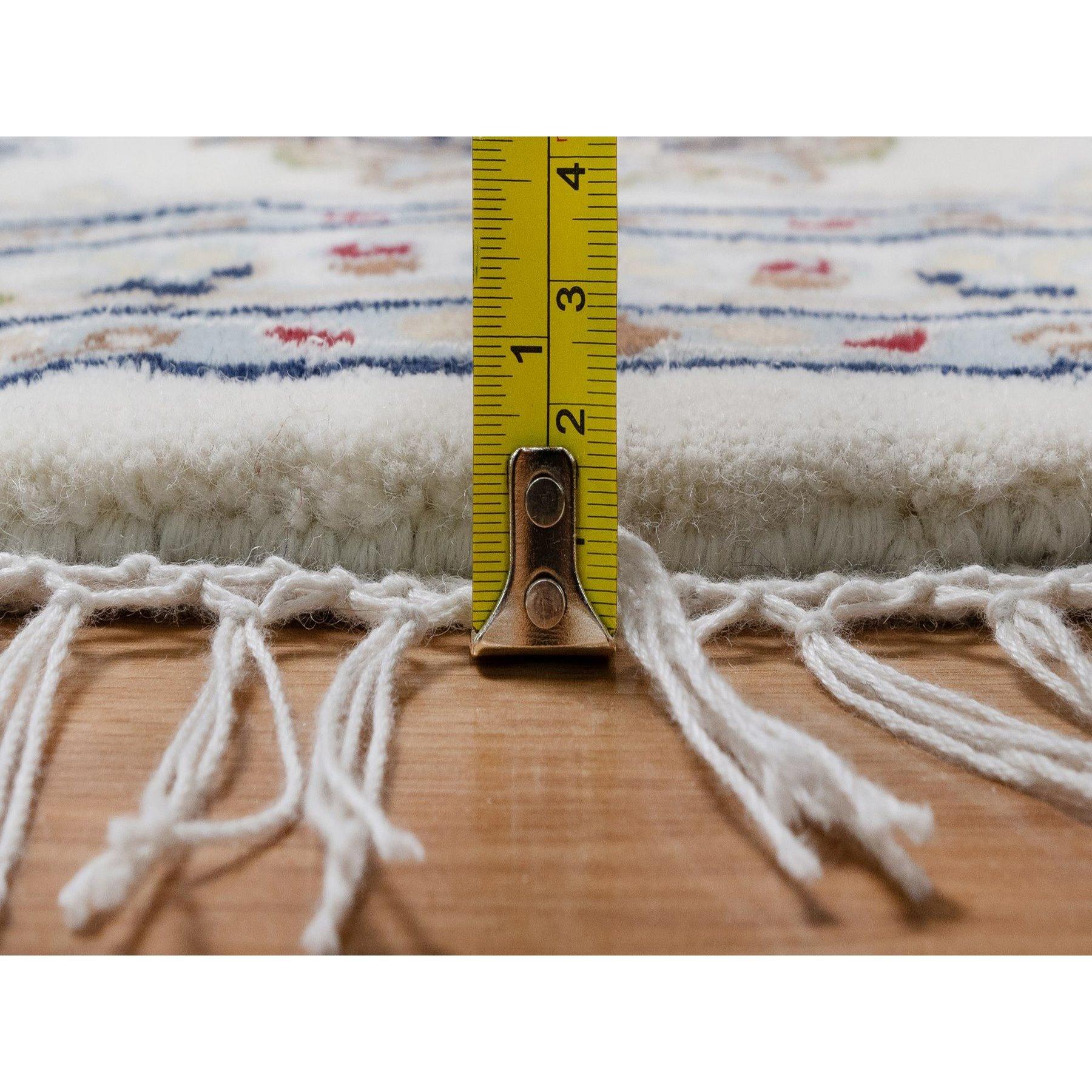 8'x8' Ivory Nain with Medallion Design Hand Knotted Wool and Silk Round Rug For Sale 3