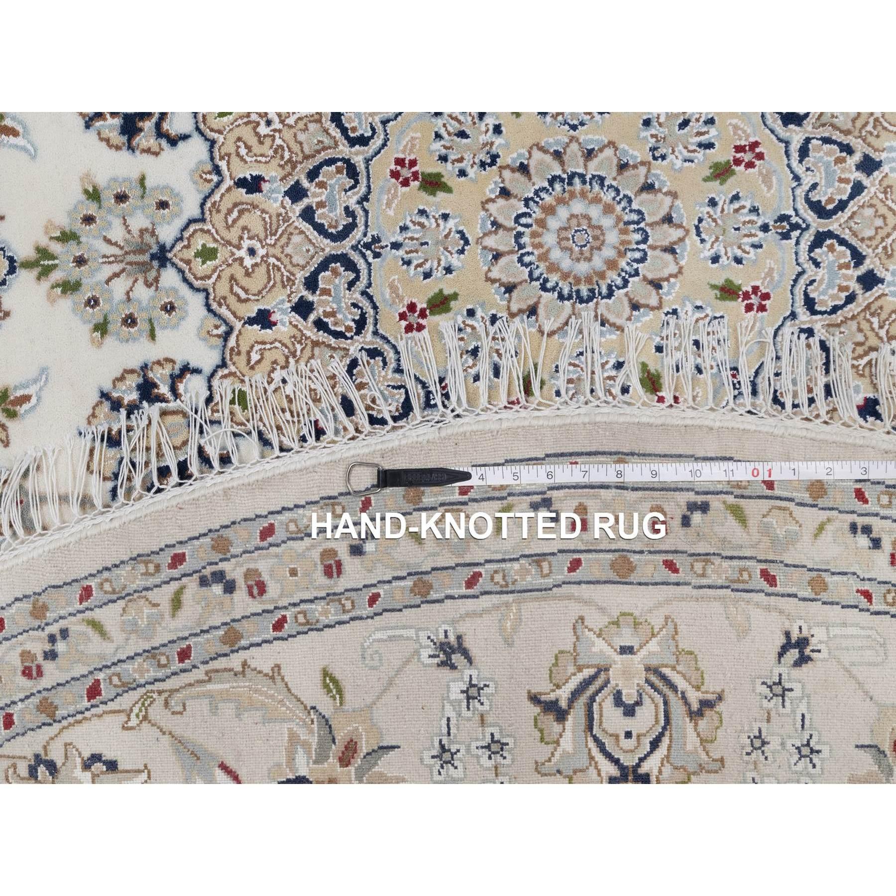 8'x8' Ivory Nain with Medallion Design Hand Knotted Wool and Silk Round Rug For Sale 4