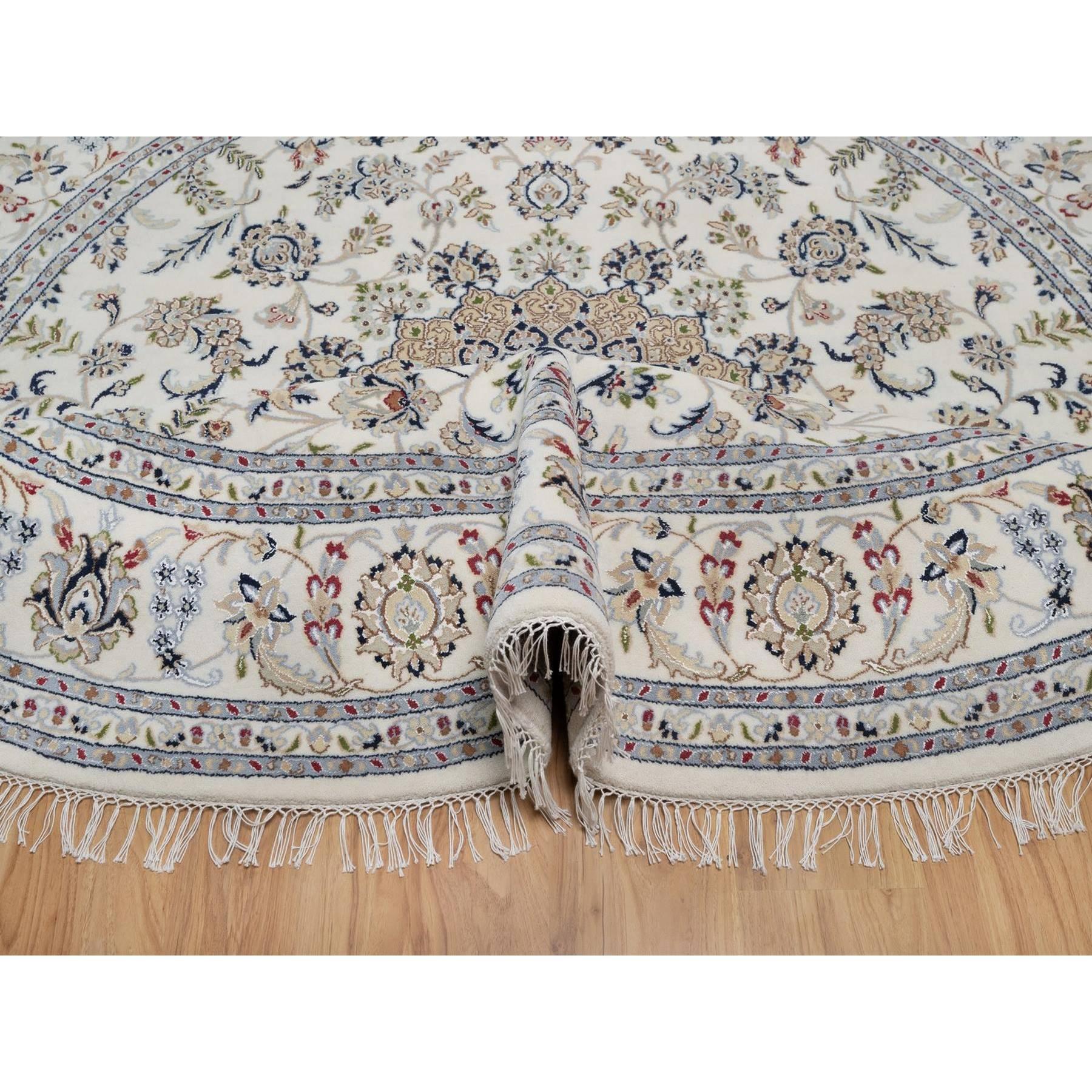 Hand-Knotted 8'x8' Ivory Nain with Medallion Design Hand Knotted Wool and Silk Round Rug For Sale