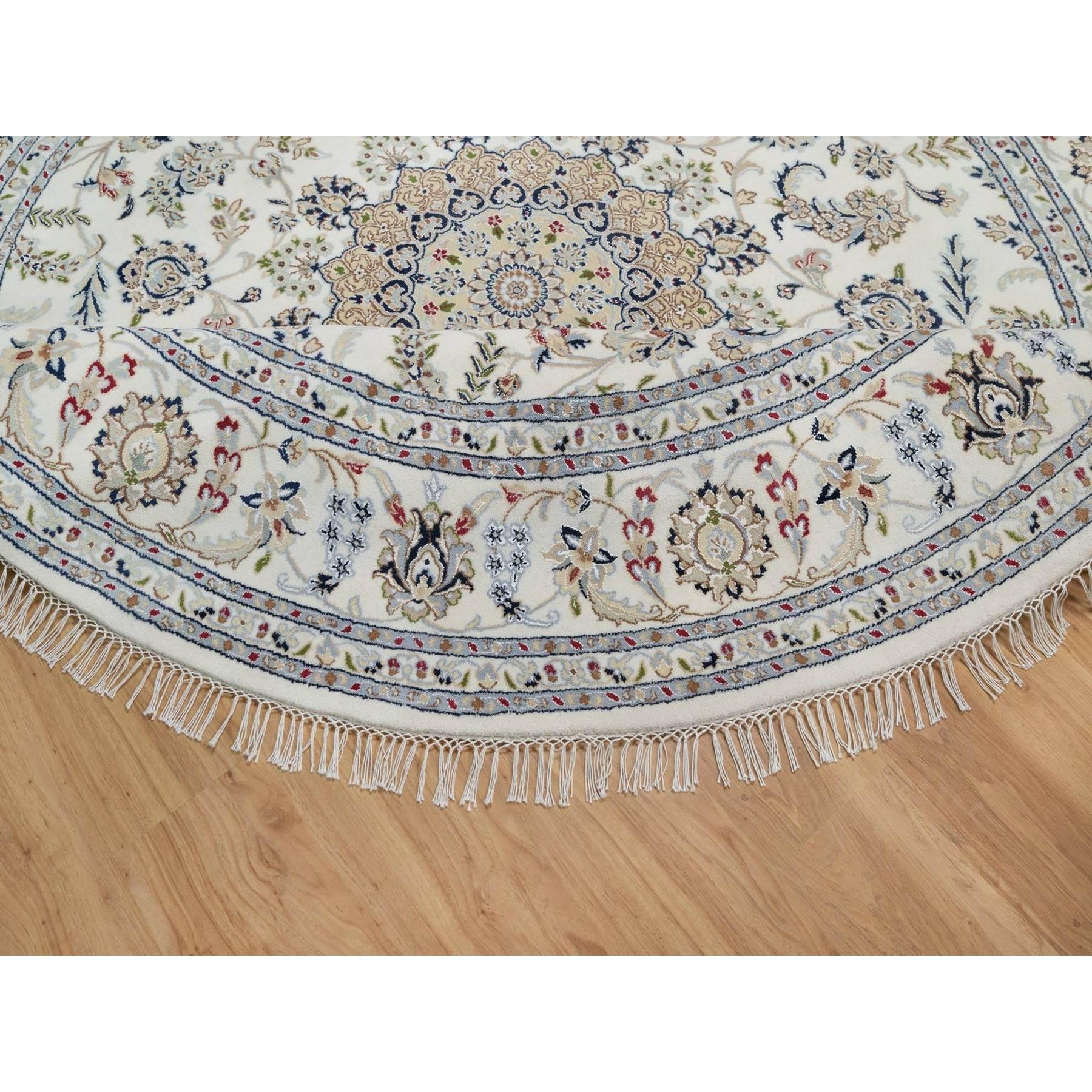 8'x8' Ivory Nain with Medallion Design Hand Knotted Wool and Silk Round Rug In New Condition For Sale In Carlstadt, NJ