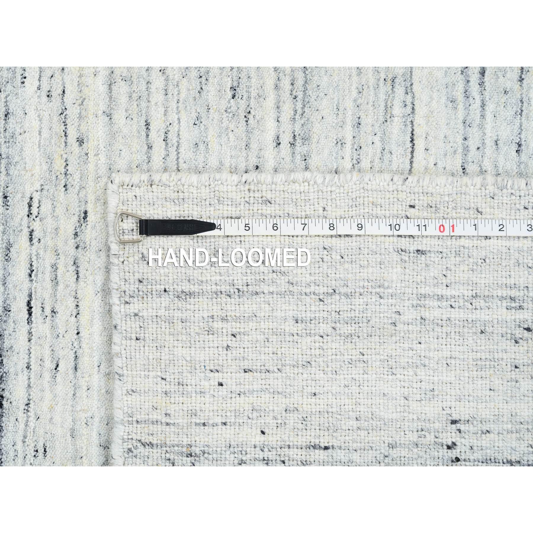 8'x8' Ivory Plain Modern Striae Design Soft Wool Hand Loomed Square Rug For Sale 5