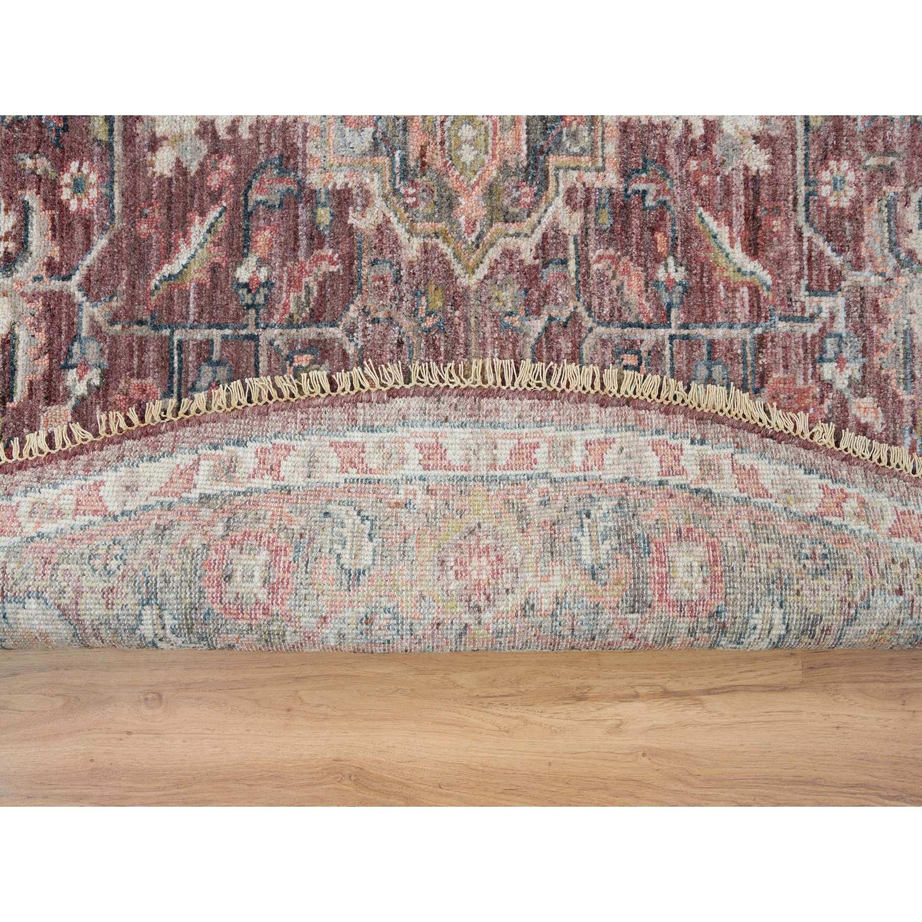 Indien 8'x8' Tapis oriental en laine douce Heriz Revival noué à la main, de couleur bourgogne clair en vente