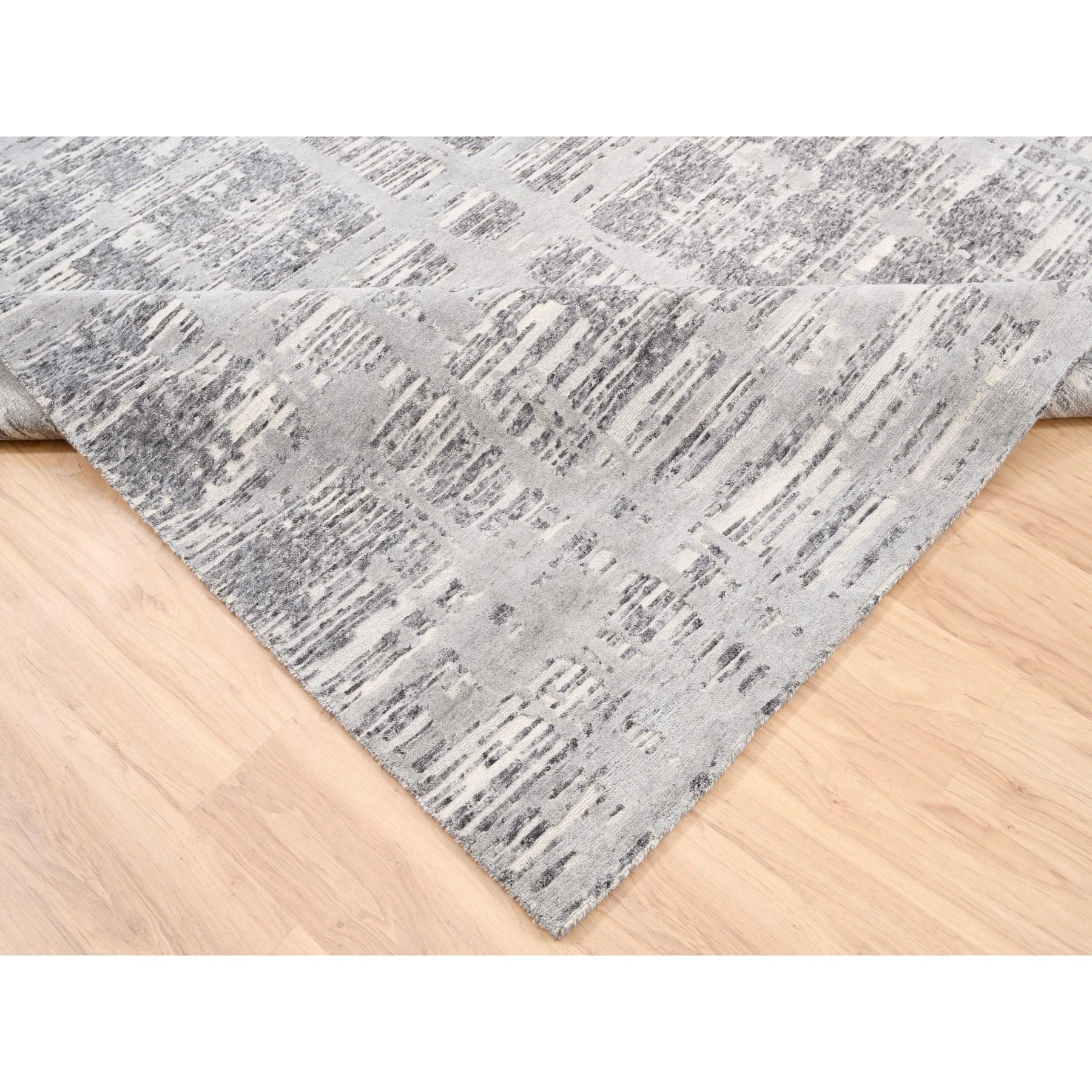 XXI secolo e contemporaneo 8'x8' Tappeto quadrato in lana annodato a mano, grigio chiaro, moderno con disegno a croce cancellato in vendita