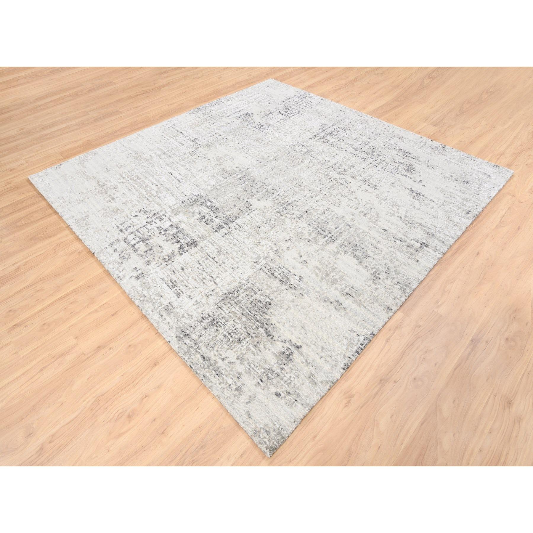 8'x8' Modern Hand Spun Undyed Natural Wool Handknotted Light Gray Square Rug (Indisch) im Angebot