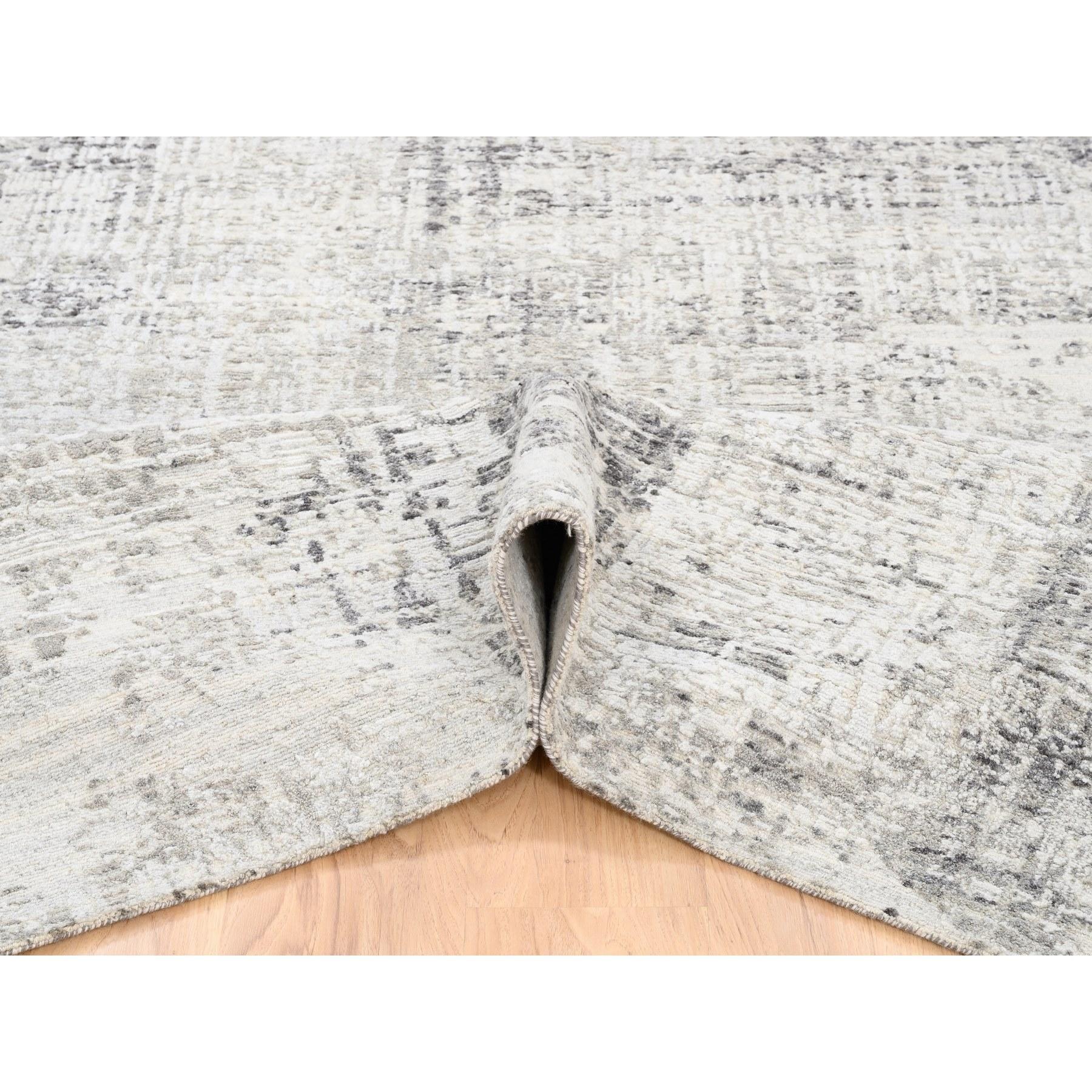 8'x8' Modern Hand Spun Undyed Natural Wool Handknotted Light Gray Square Rug im Zustand „Neu“ im Angebot in Carlstadt, NJ