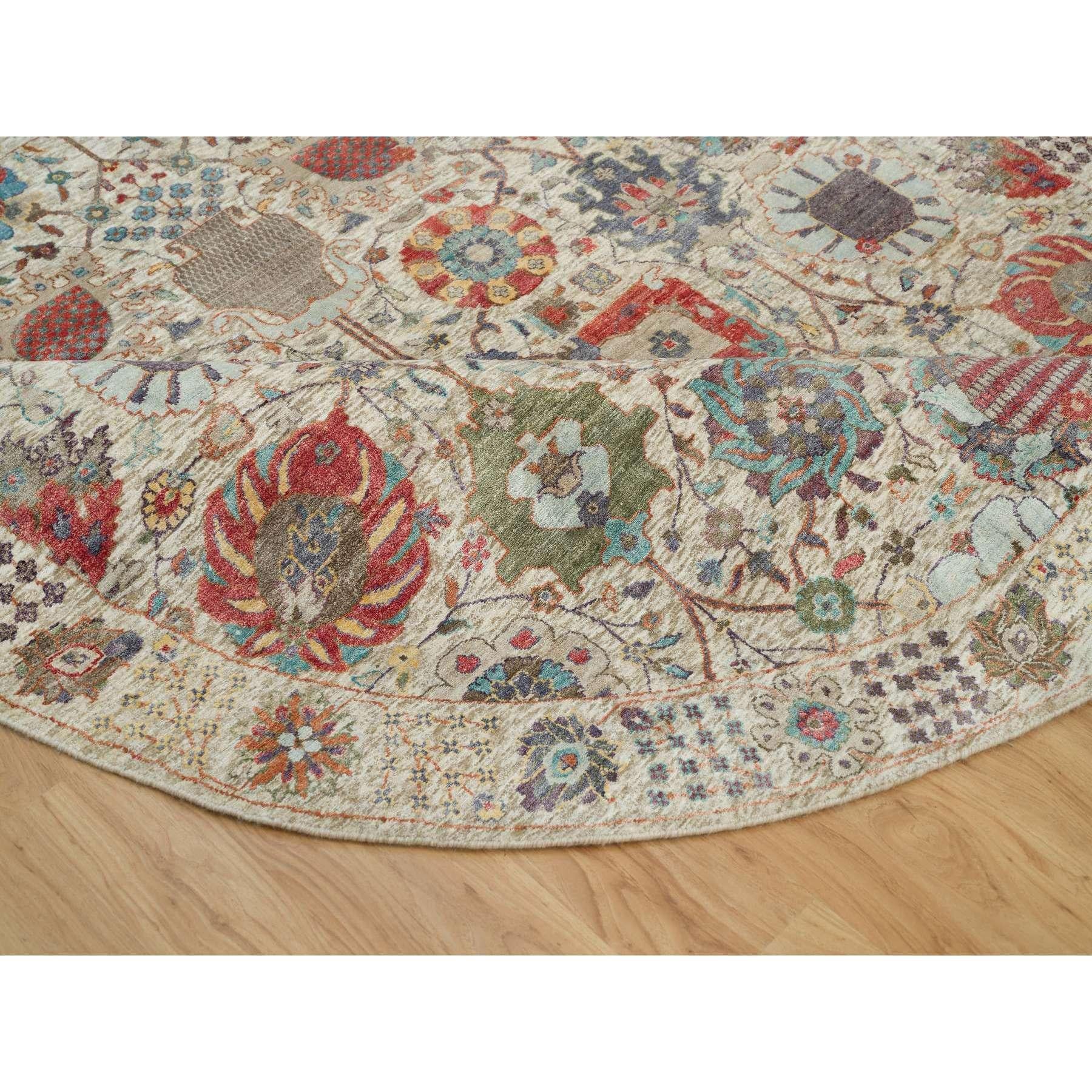 8'x8' Tappeto rotondo Old Lace White annodato a mano in seta e lana con vaso Tebraz In condizioni Nuovo in vendita a Carlstadt, NJ