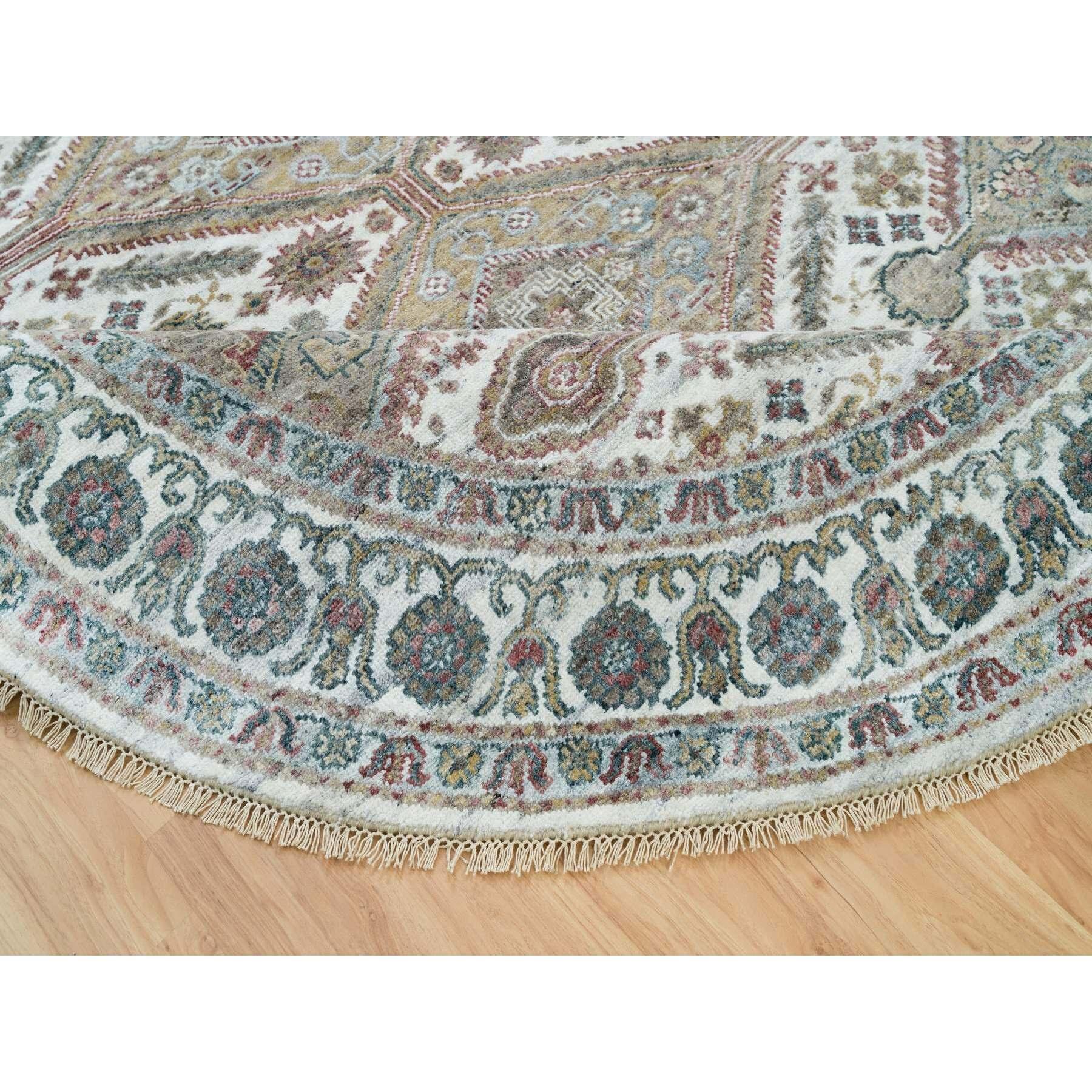 8'x8' Pearl White Hand Knotted Unique Flower Rosettes Border Round Rug In New Condition For Sale In Carlstadt, NJ