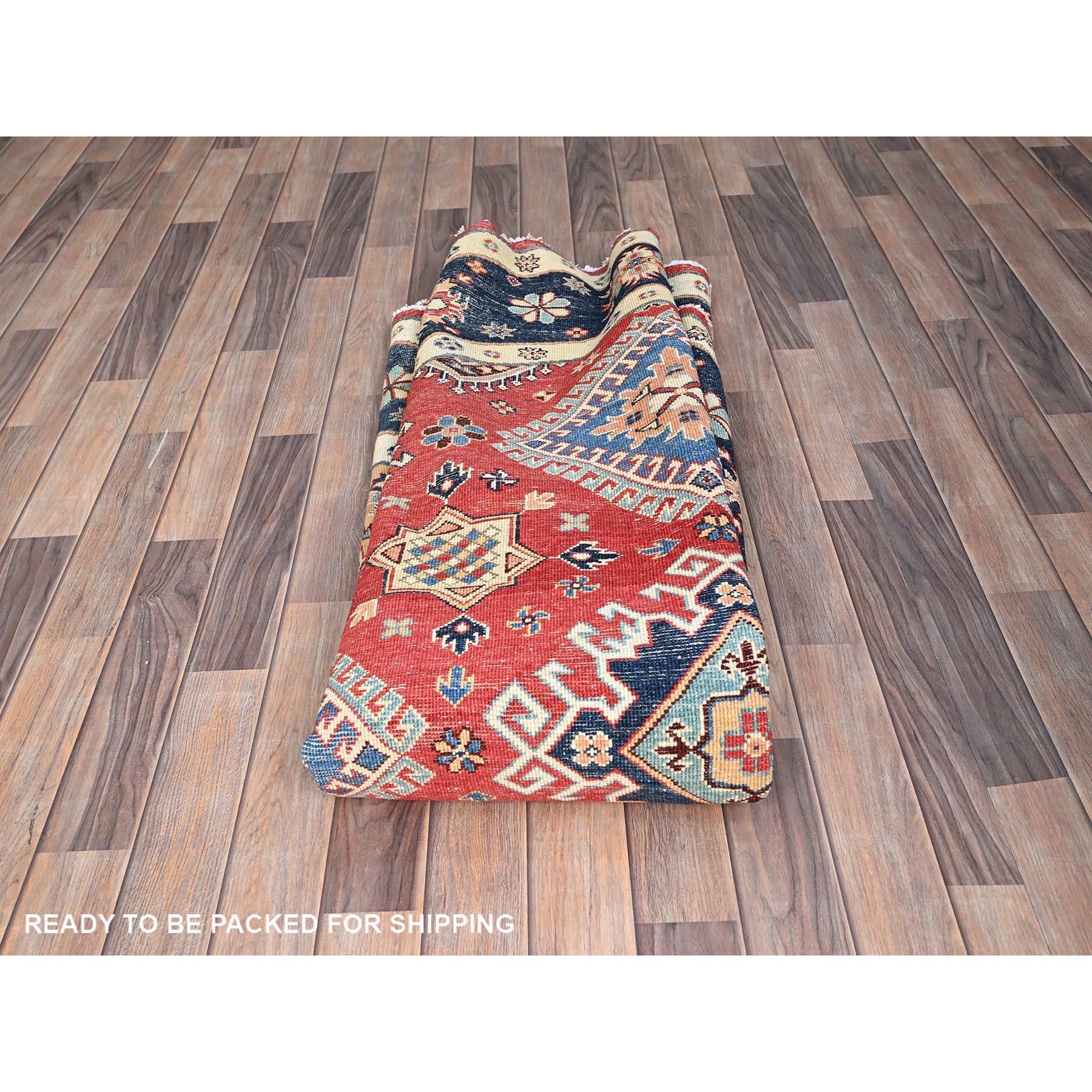8'x8' Roter, handgeknüpfter, dicht gewebter, runder Teppich mit speziellen Kazak-Medaillons (Wolle) im Angebot