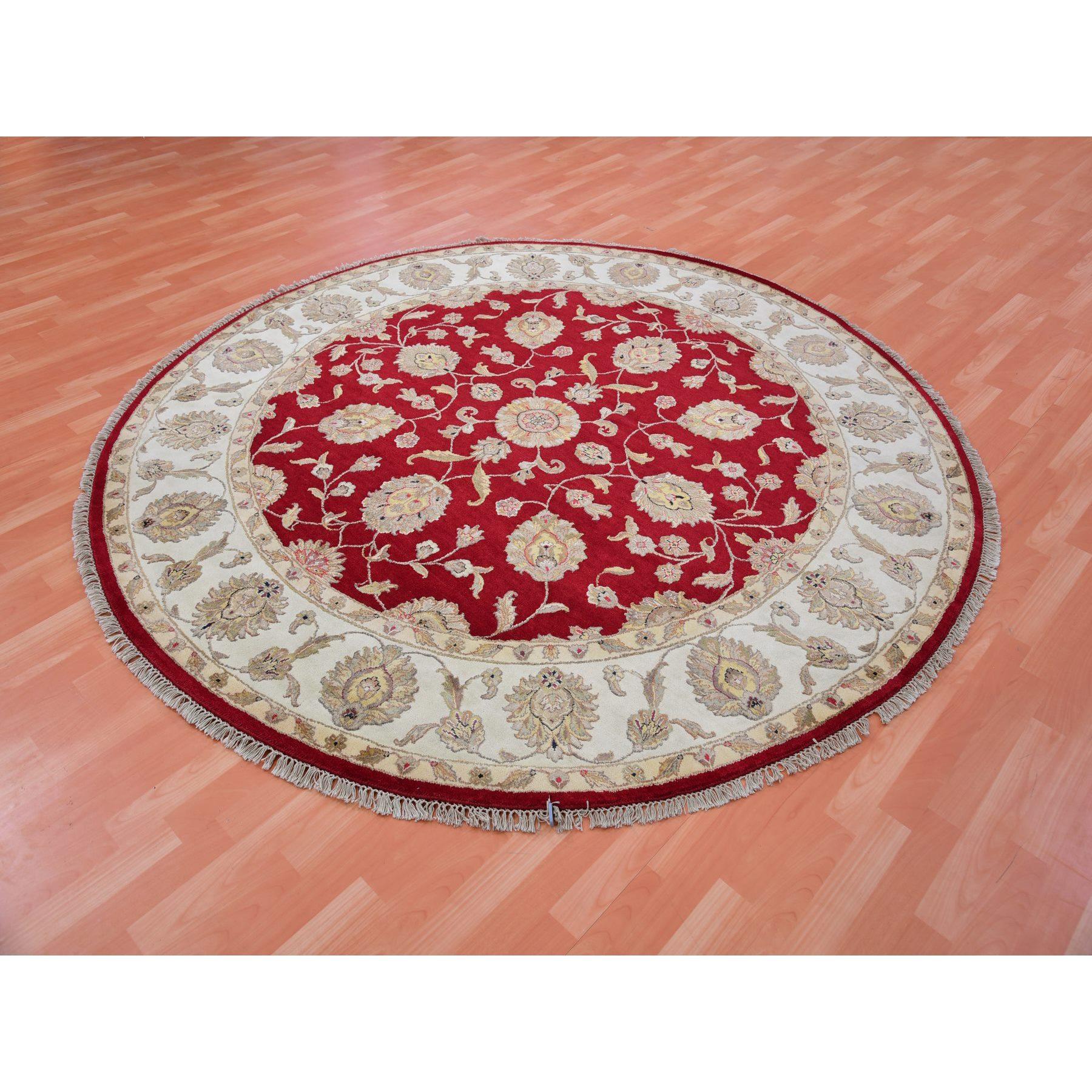 Médiéval 8'x8' Tapis rond en laine et soie rouge noué à la main Rajasthan Design Leaf Pattern en vente