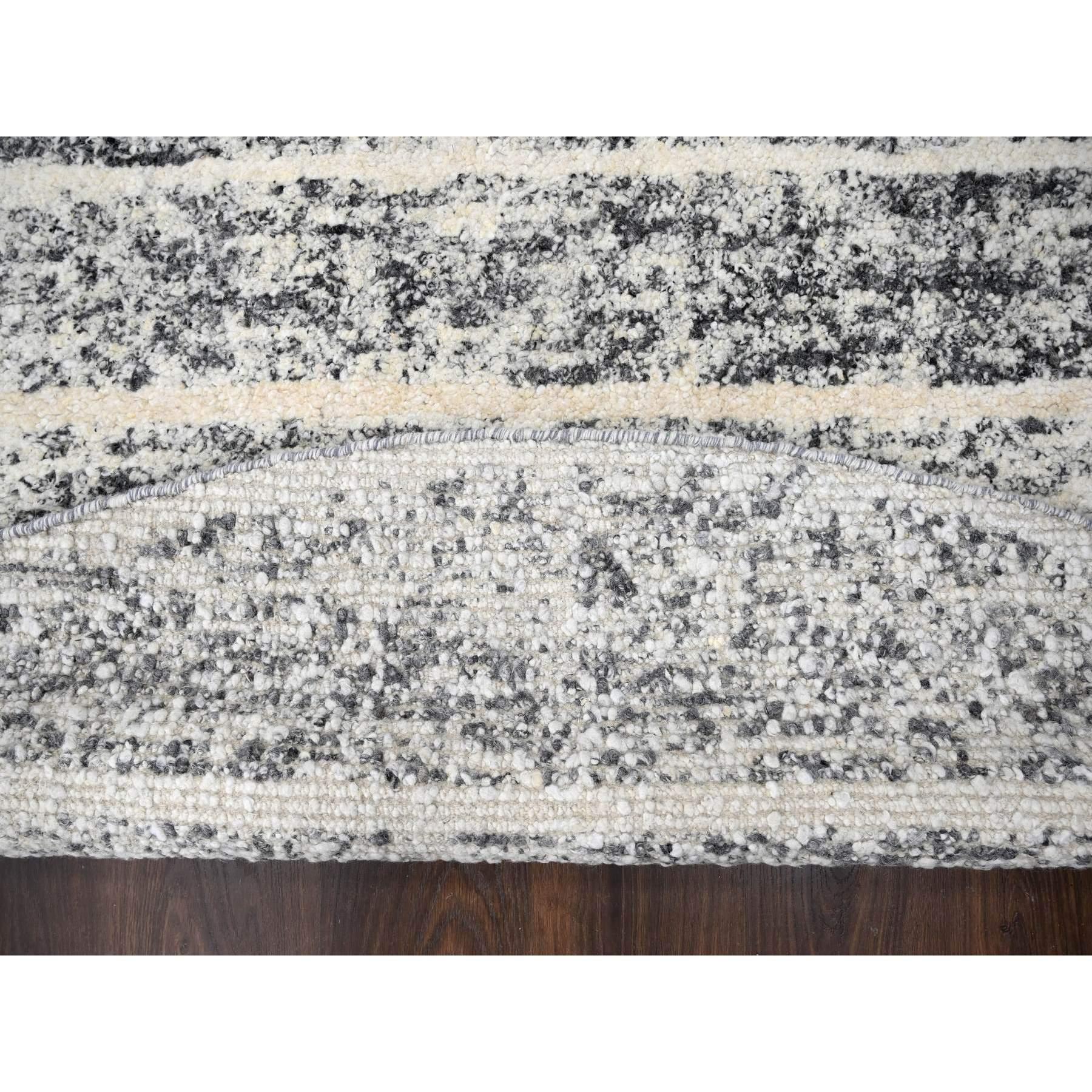 Moderne Tapis rond en laine nouée à la main 8'x8' Salt and Pepper Modern Striae Design en vente