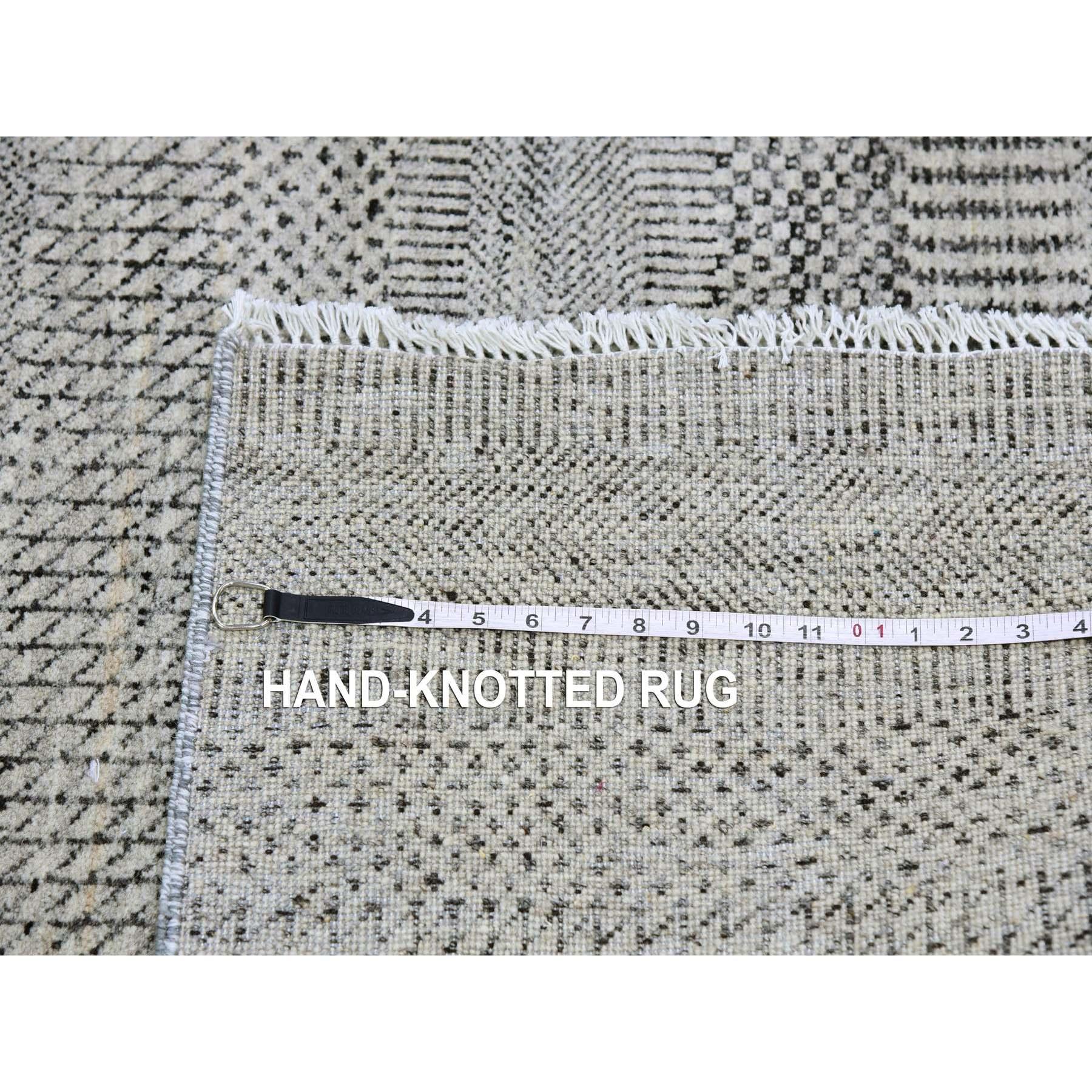8'x8' Silver Gray Grass Design Undyed 100% Wool Hand Knotted Square Rug For Sale 4