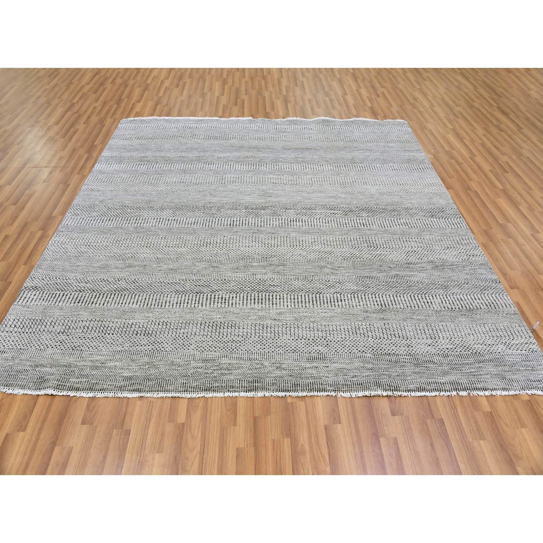 This is a truly genuine one-of-a-kind Organic Undyed Wool, Tone on Tone, Modern Grass Design, Hand Knotted, Oriental Rug. It has been Knotted for months and months in the centuries-old weaving craftsmanship techniques by artisans.
Primary materials: