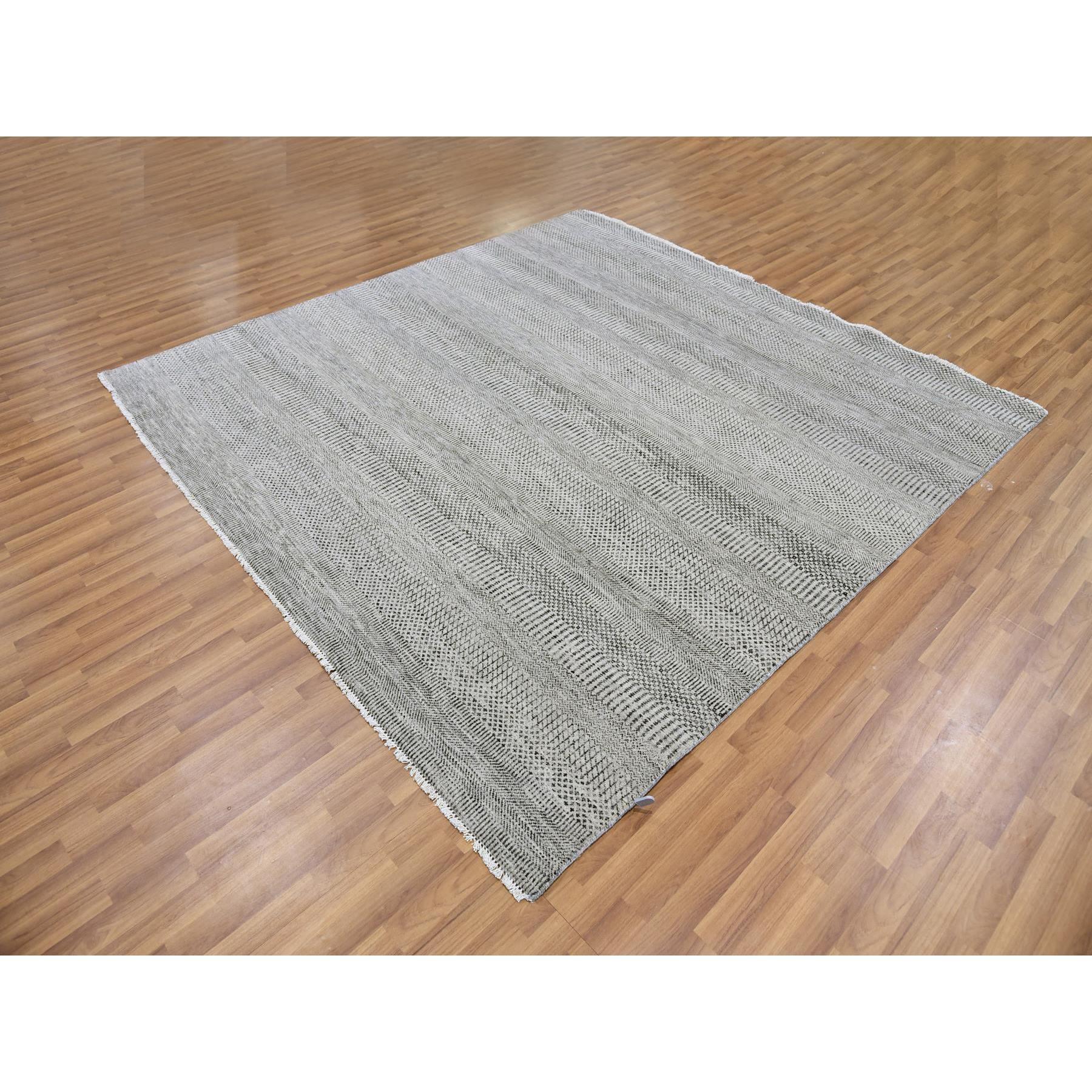 Modern 8'x8' Silver Gray Grass Design Undyed 100% Wool Hand Knotted Square Rug For Sale