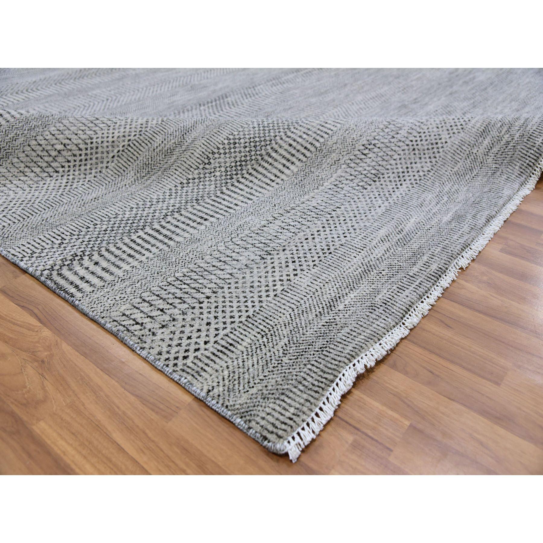 8'x8' Silver Gray Grass Design Undyed 100% Wool Hand Knotted Square Rug In New Condition For Sale In Carlstadt, NJ