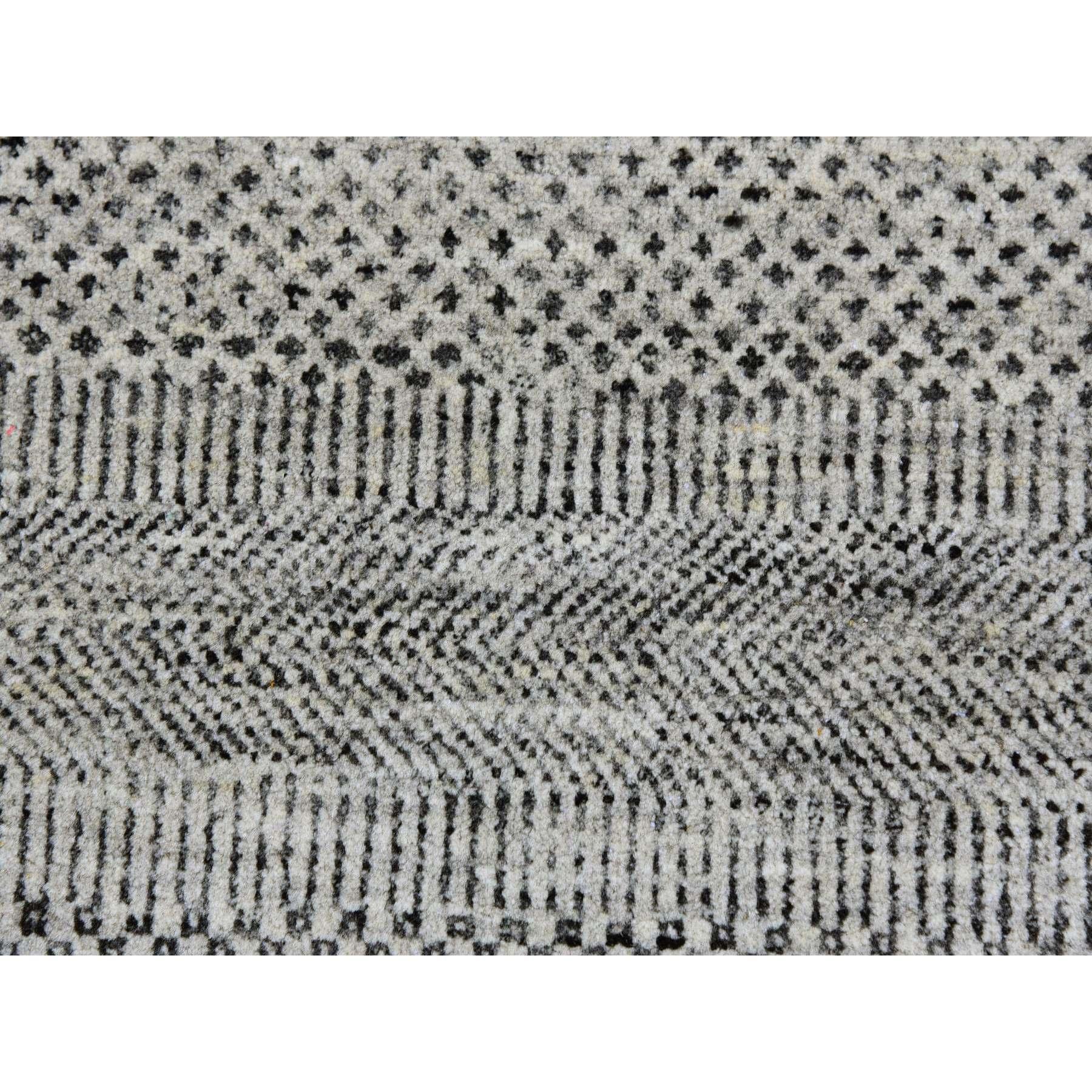 8'x8' Silver Gray Grass Design Undyed 100% Wool Hand Knotted Square Rug For Sale 1