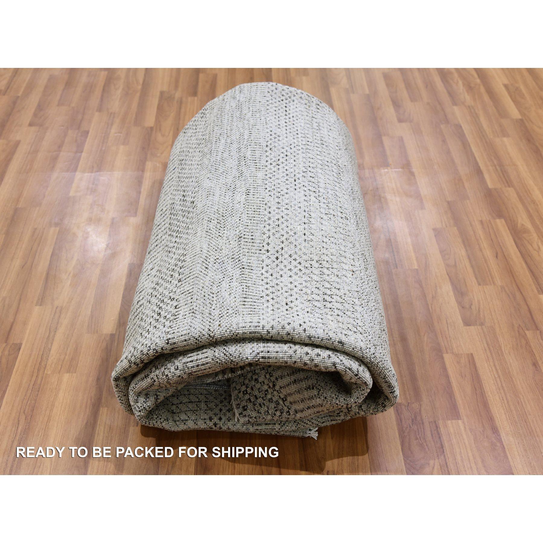 8'x8' Silver Gray Grass Design Undyed 100% Wool Hand Knotted Square Rug For Sale 2