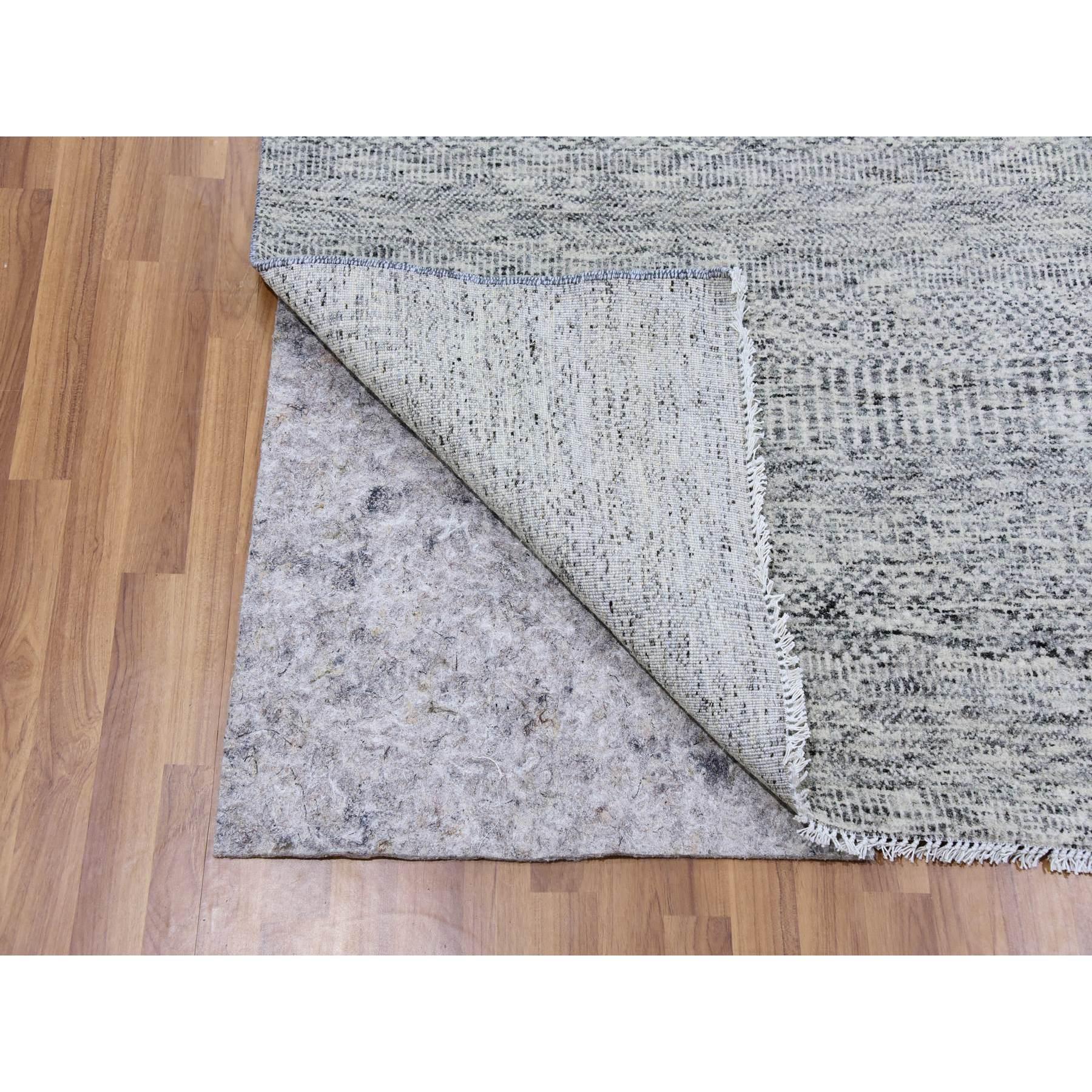 Indiano 8'x8' Silver Gray Undyed Wool Grass Design Tappeto Orientale Quadrato Annodato a Mano in vendita