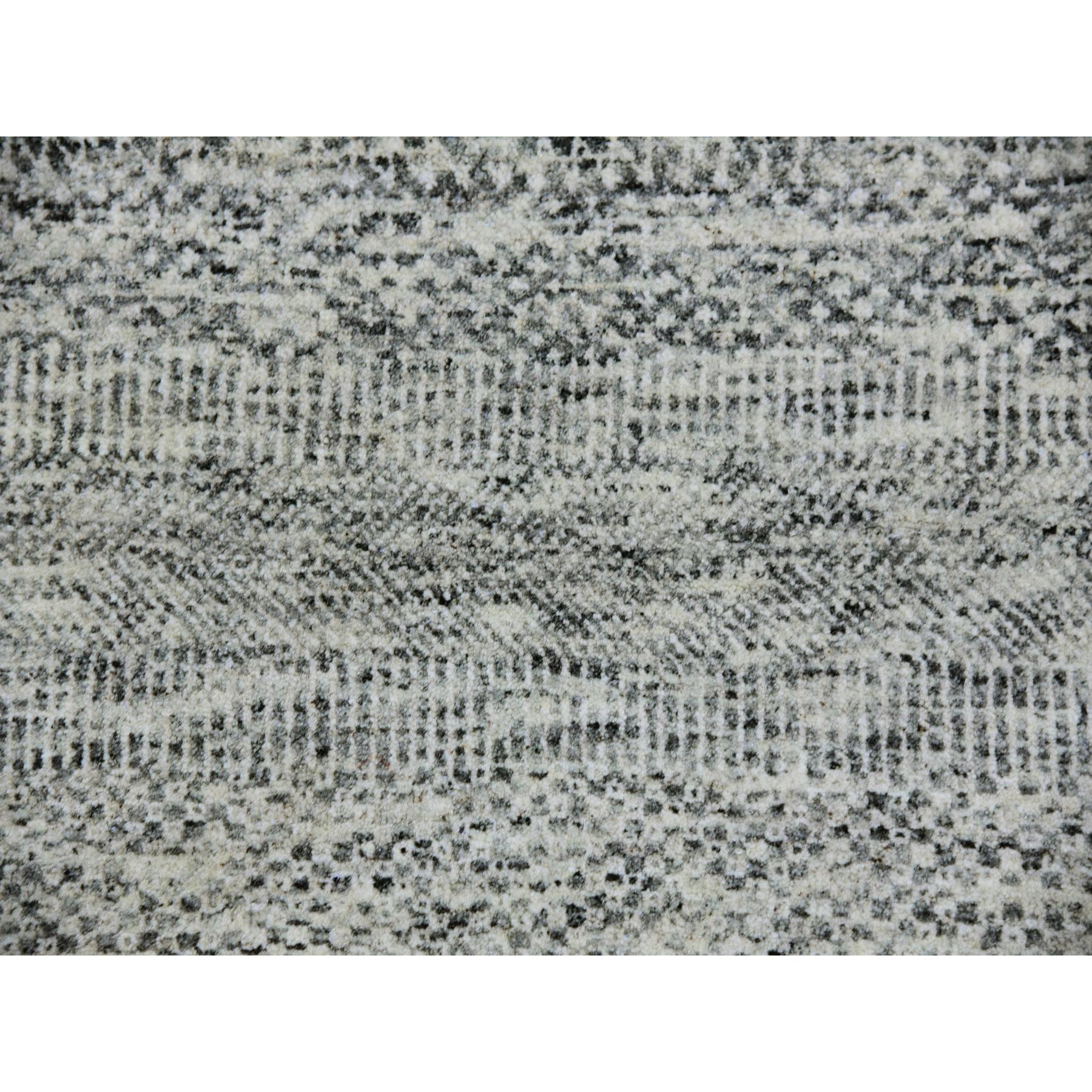 Lana 8'x8' Silver Gray Undyed Wool Grass Design Tappeto Orientale Quadrato Annodato a Mano in vendita