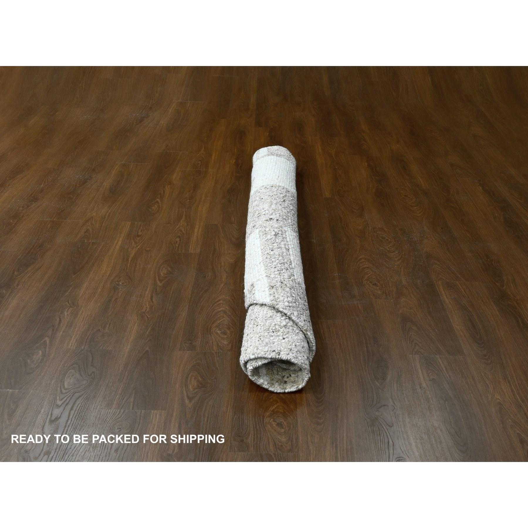 8'x8' Weiche Farben Wolle Handgeknüpfter runder orientalischer Teppich mit dicker, klobiger Textur (21. Jahrhundert und zeitgenössisch) im Angebot