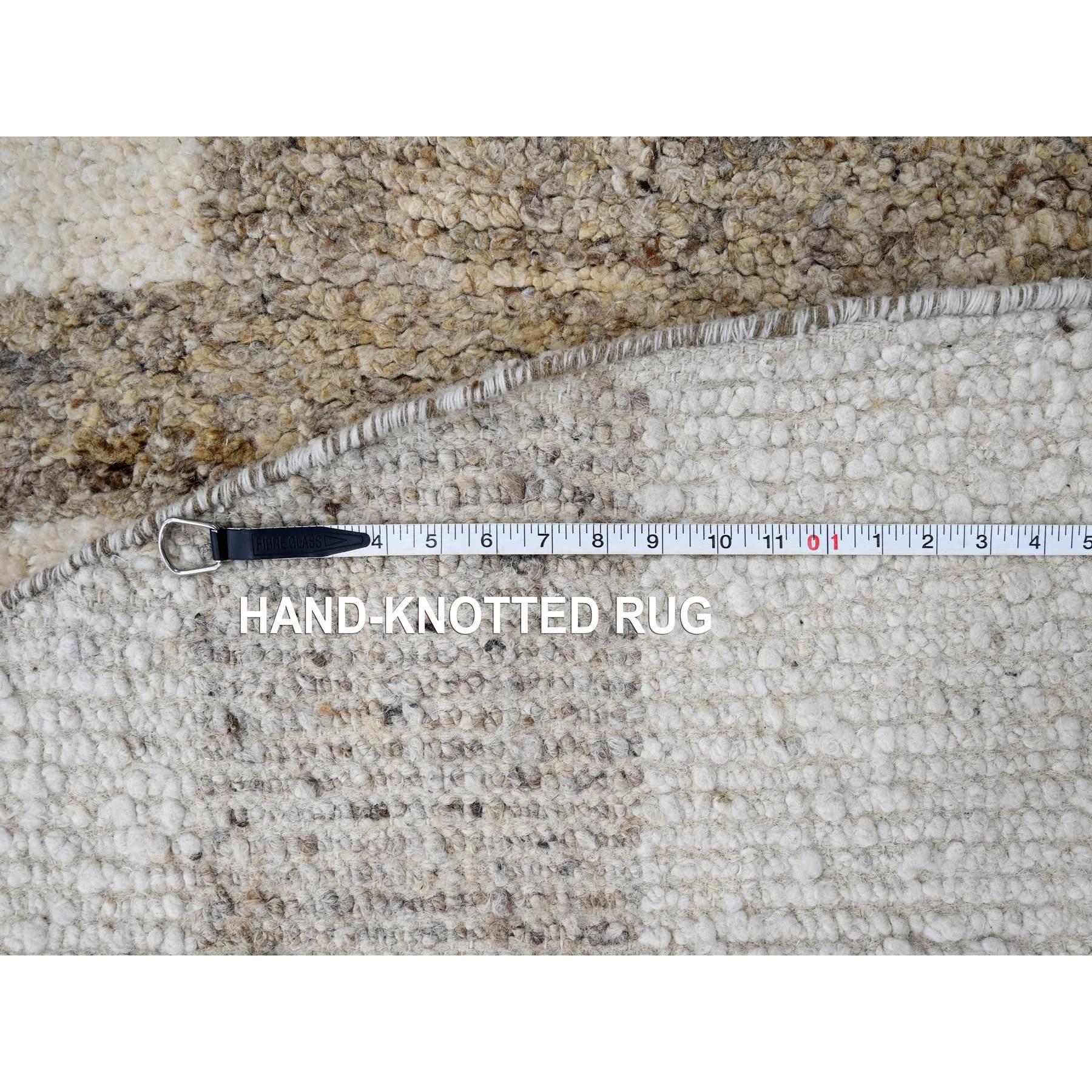 8'x8' Weiche Farben Wolle Handgeknüpfter runder orientalischer Teppich mit dicker, klobiger Textur im Angebot 2