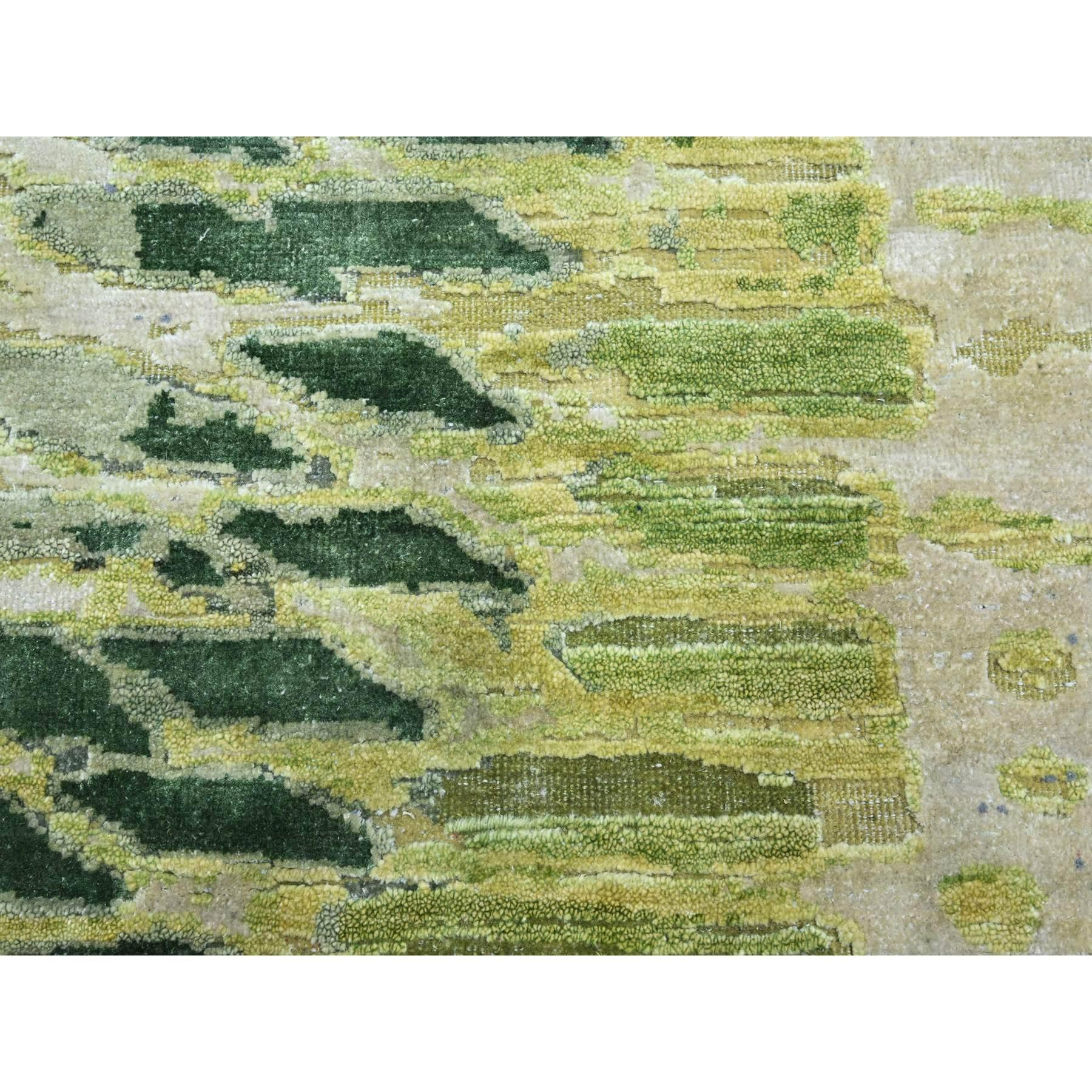 Laine 8'x8' Swamp Green, Crocodile Safari Design, Pure Silk Hand Knotted Round Rug (tapis rond en soie pure noué à la main) en vente