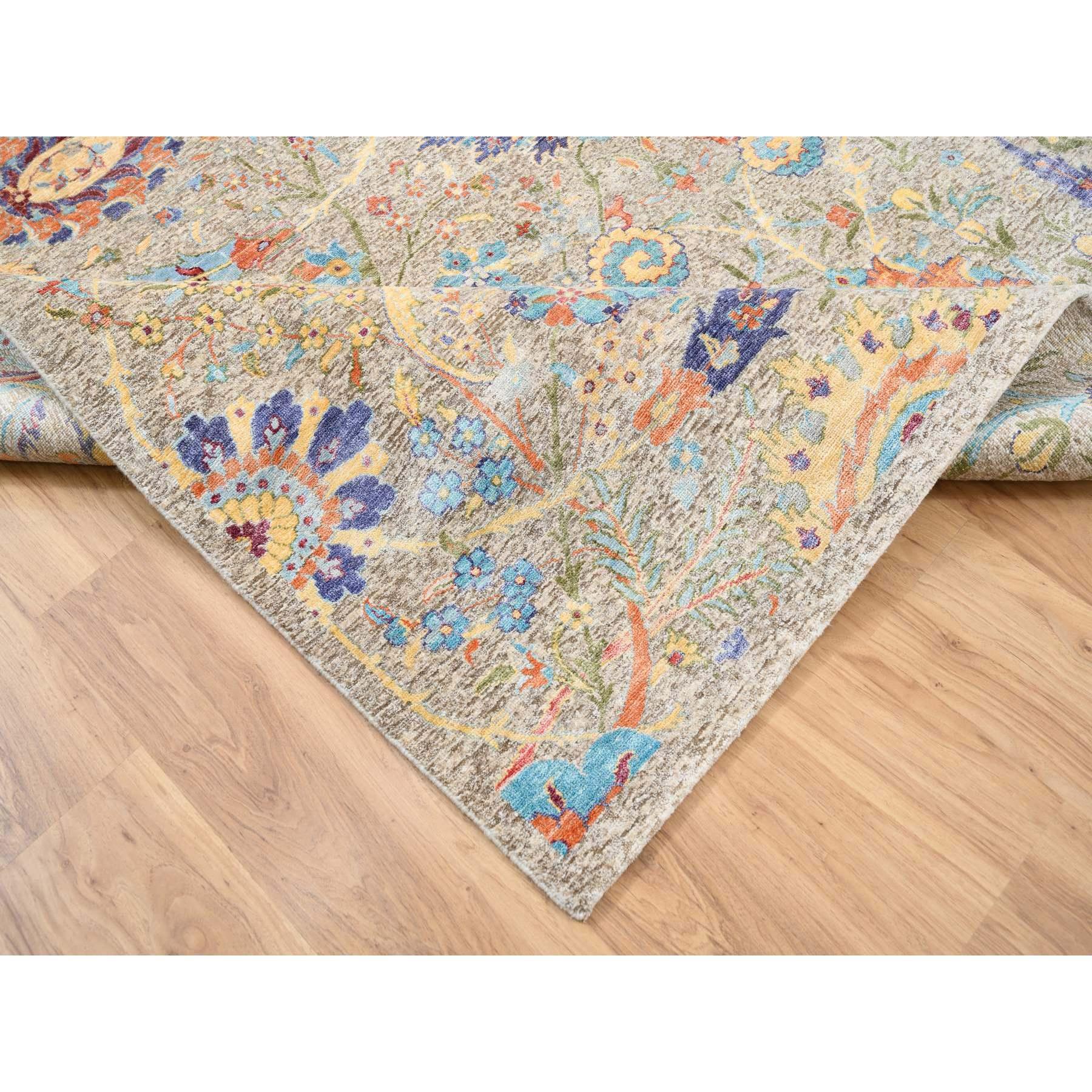 8'x8' Tan, Handgeknüpft, Seide mit texturierter Wolle, Orientalisch, Quadratischer Teppich im Angebot 1