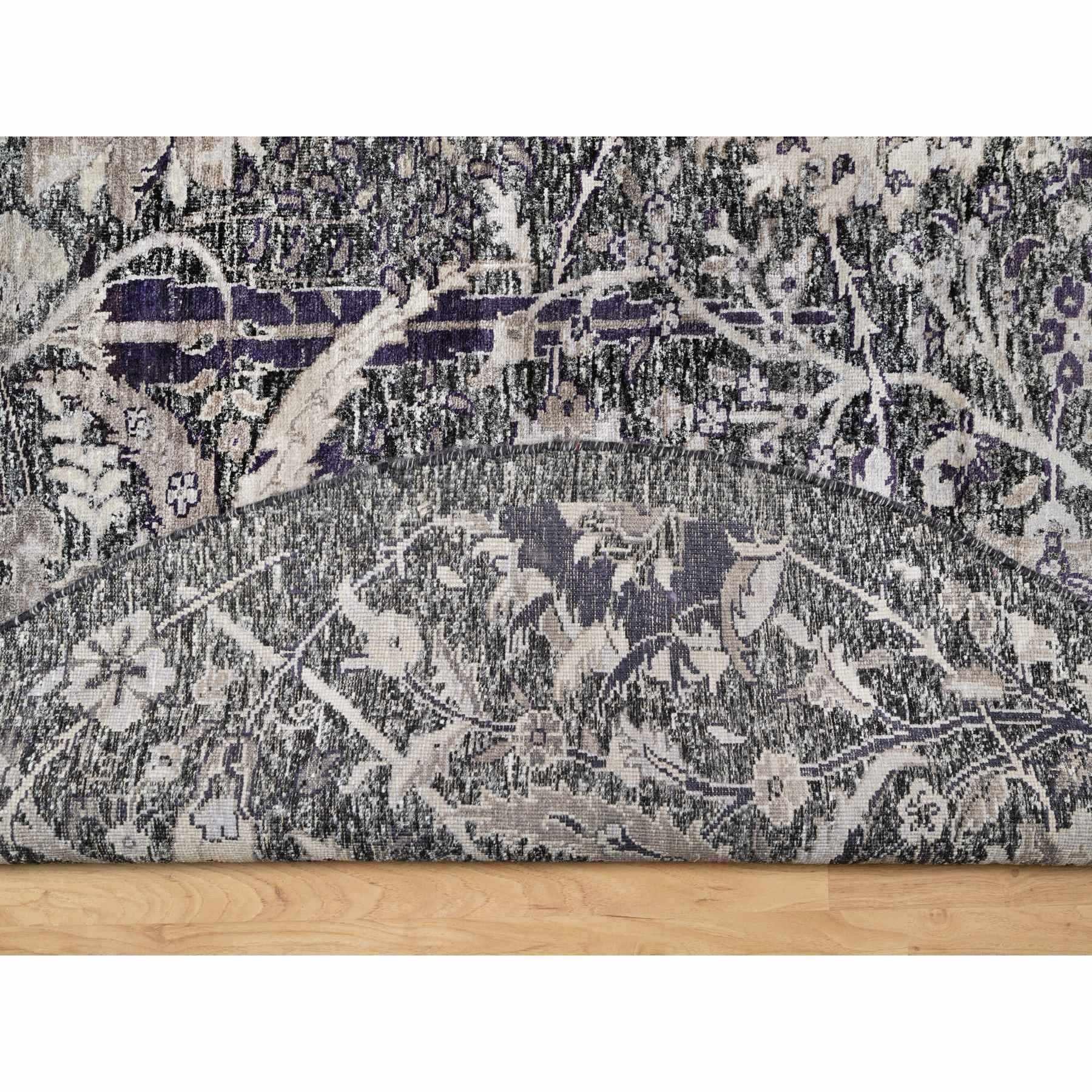 Indien 8'x8' Tarmac Brown Tapis oriental rond à feuilles de faucille en laine et soie nouées à la main en vente