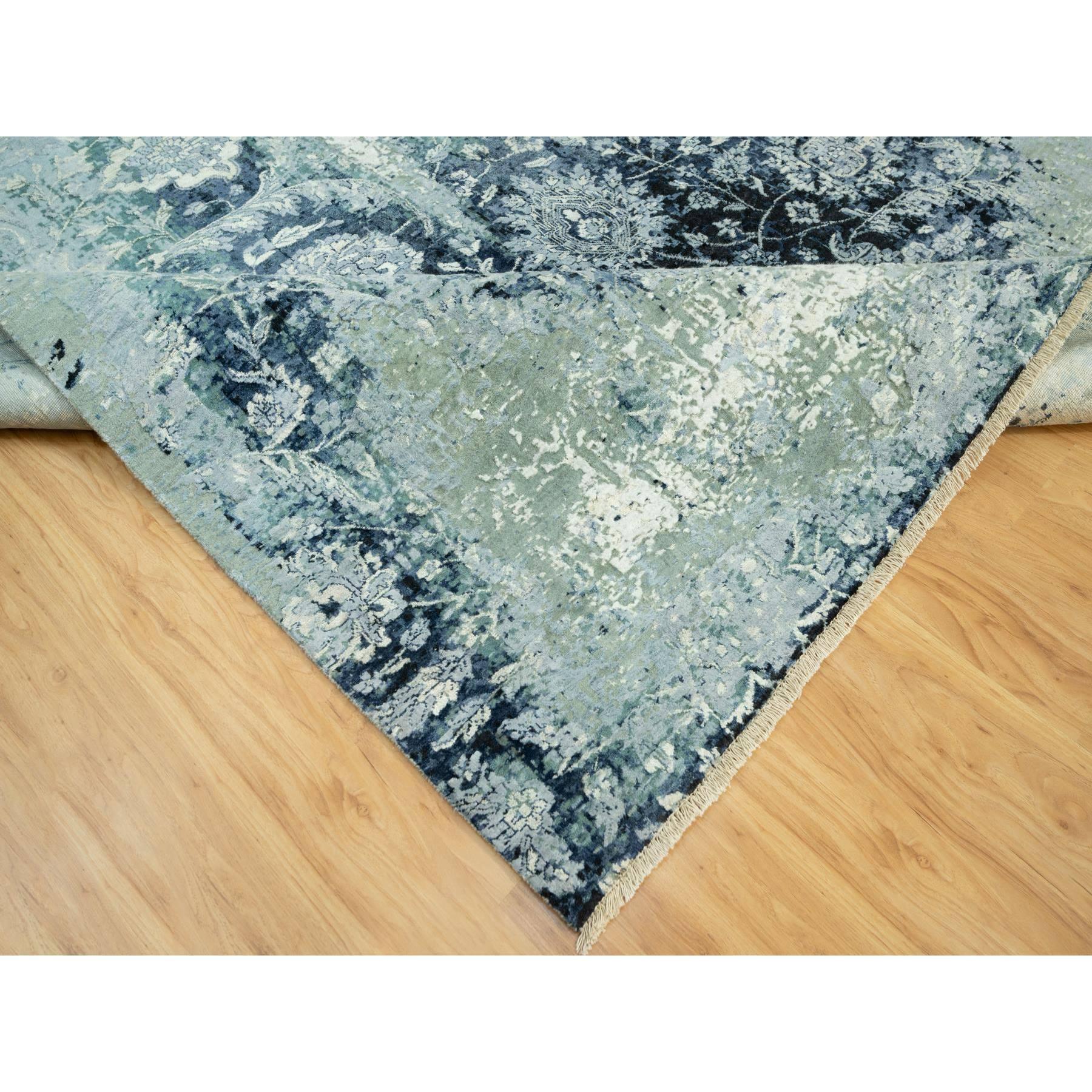 XXIe siècle et contemporain 8'x8' Bleu Tiffeny, tapis noué à la main Broken and Erased, Persian Tabriz Design Rug en vente