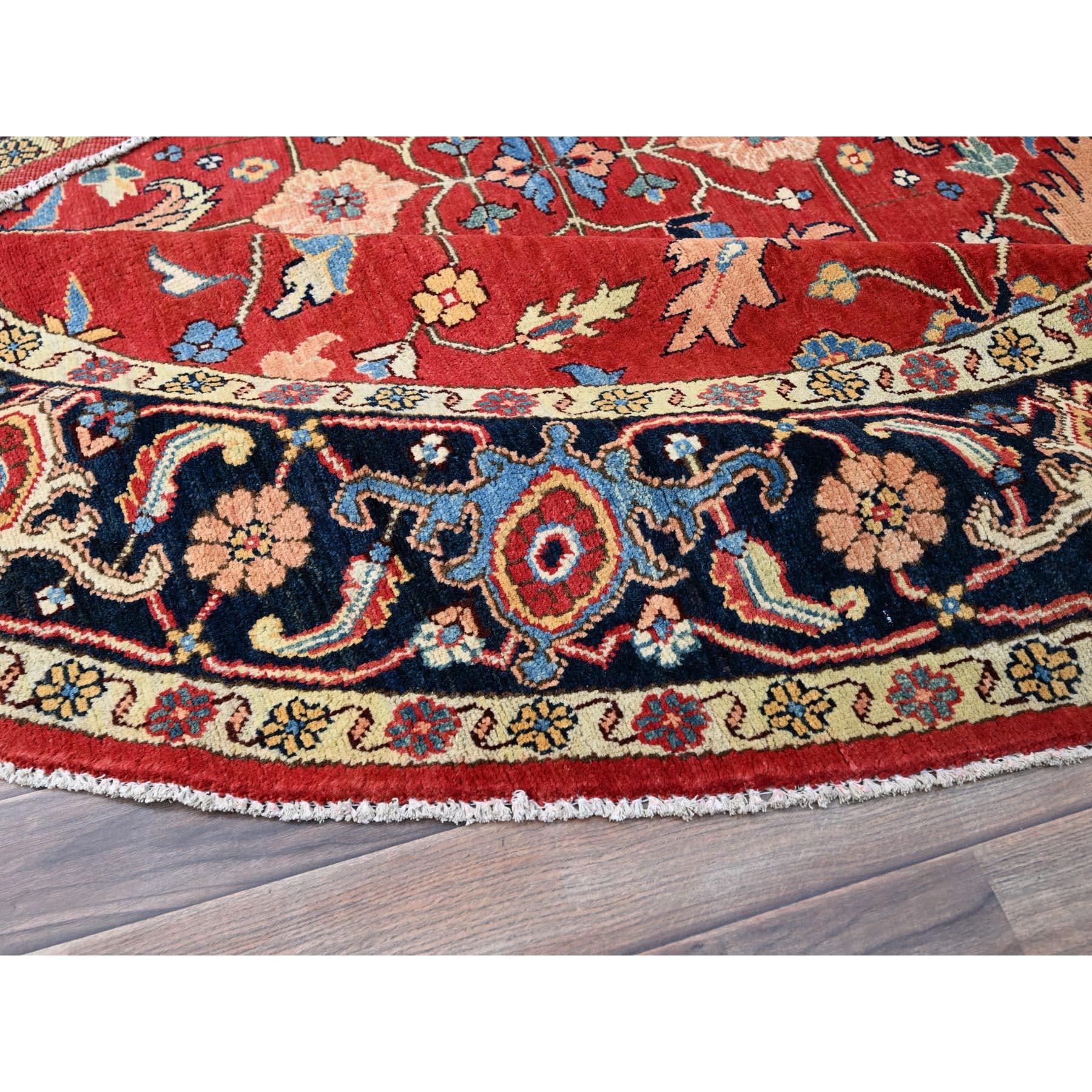 Afghano 8'x8' Valiant Poppy Red Wool Annodato a mano con trama più densa Tappeto Orientale Rotondo in vendita