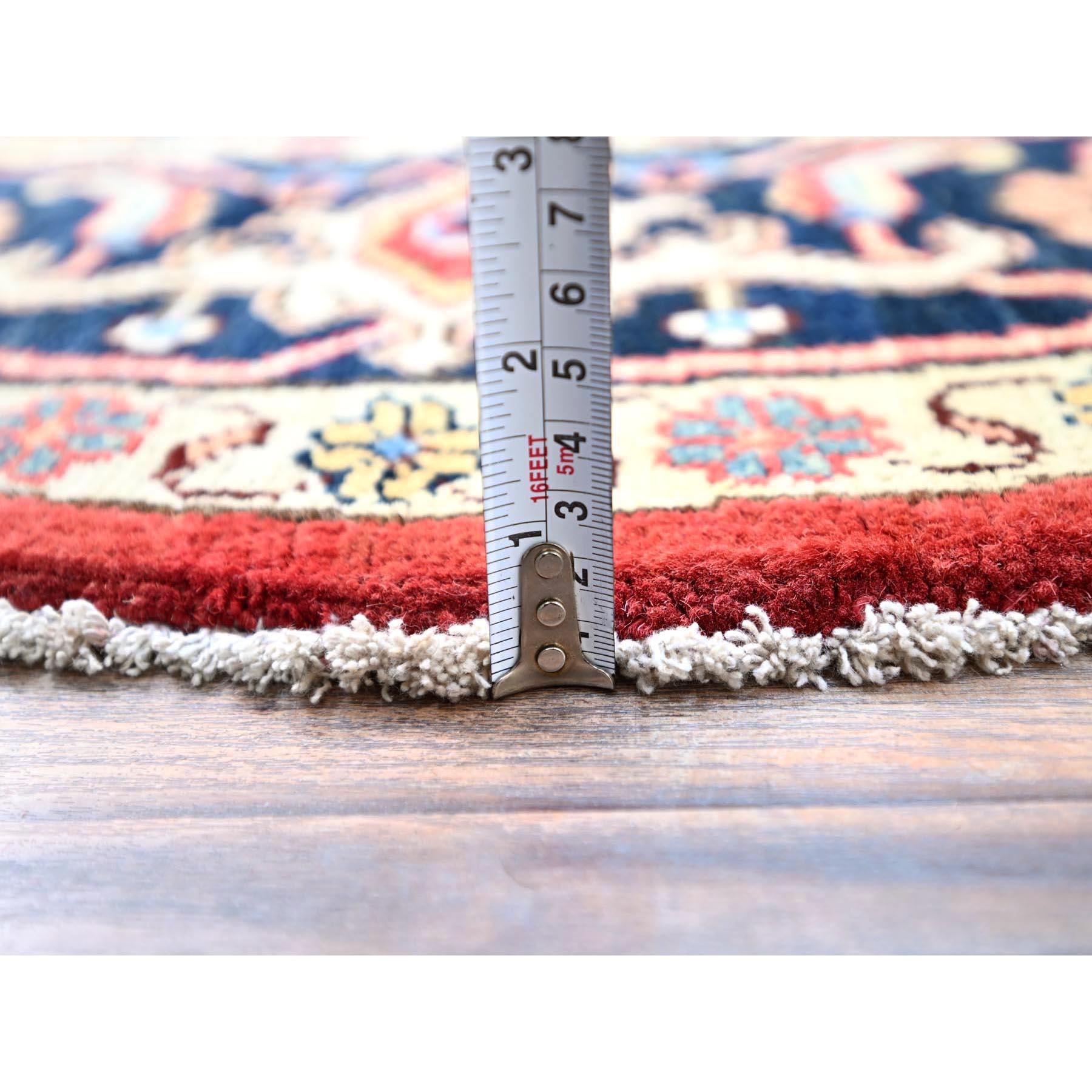 8'x8' Valiant Poppy Red Wool Annodato a mano con trama più densa Tappeto Orientale Rotondo in vendita 2