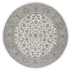 Tapis rond en laine et soie 8
x8
Blanc 250 KPSI Nain avec All Over Floral Design