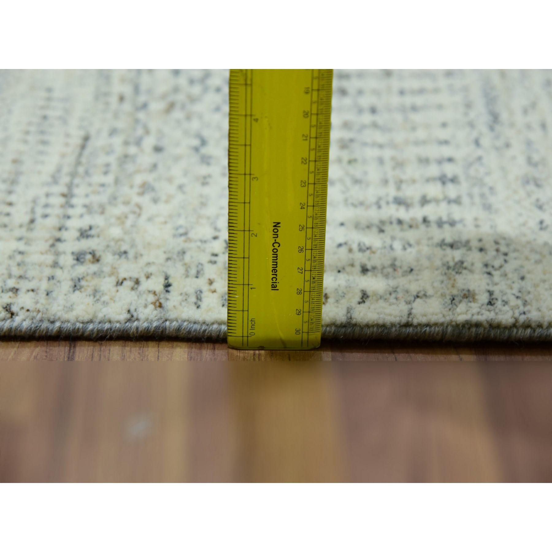8'x8' White Modern Grass Tapis oriental carré noué à la main ton sur ton en vente 2
