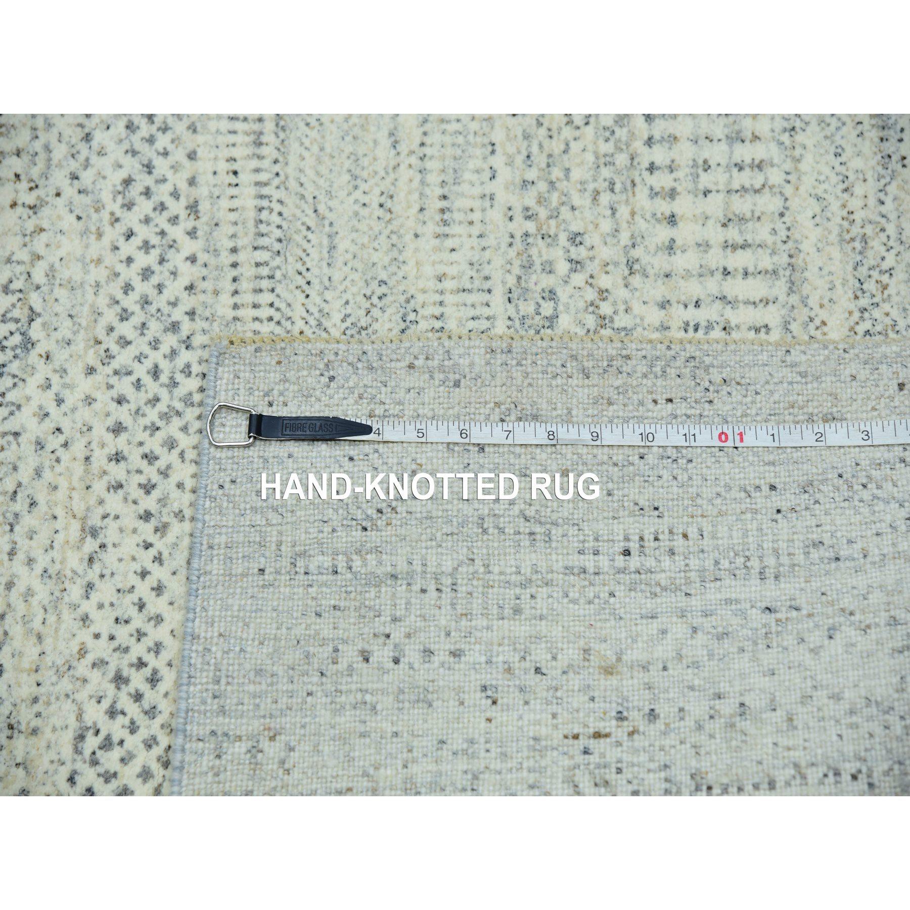 8'x8' White Modern Grass Tapis oriental carré noué à la main ton sur ton en vente 3
