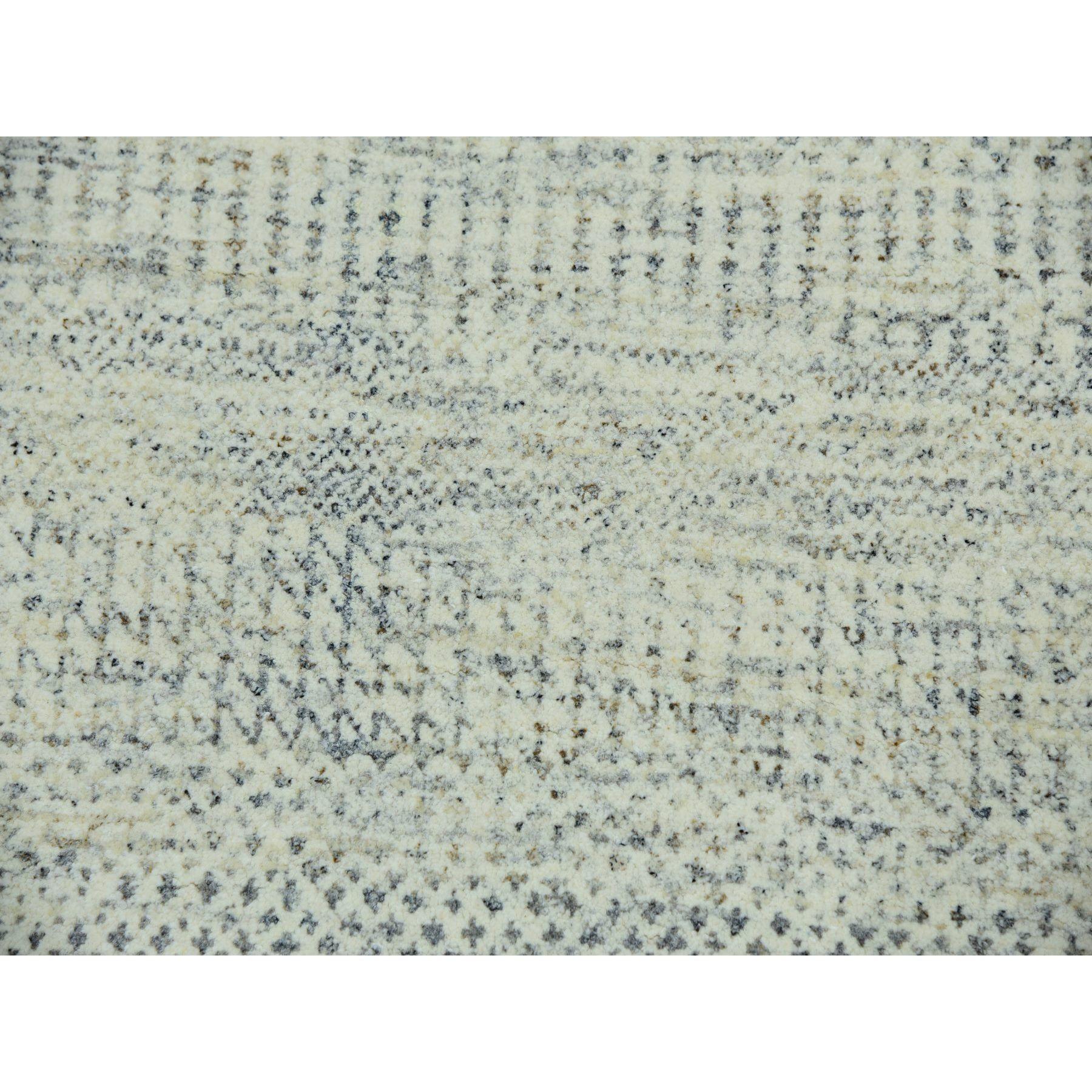 Laine 8'x8' White Modern Grass Tapis oriental carré noué à la main ton sur ton en vente