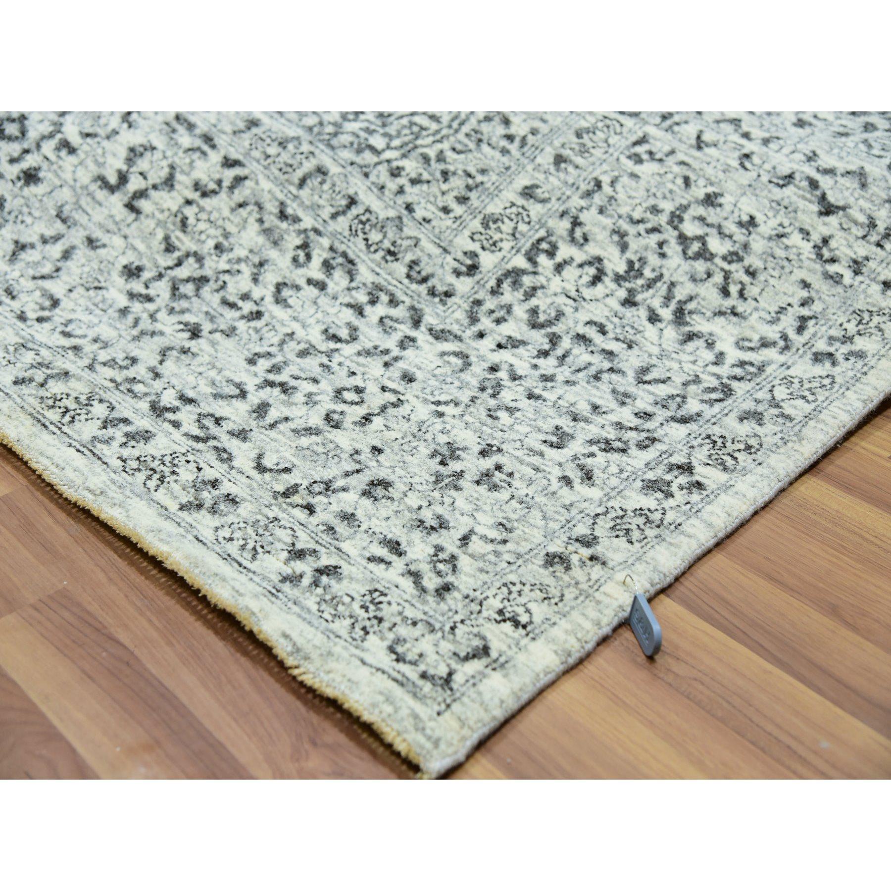 8'x8' Tappeto orientale quadrato in lana della dinastia Mamluke non colorato e annodato a mano In condizioni Nuovo in vendita a Carlstadt, NJ