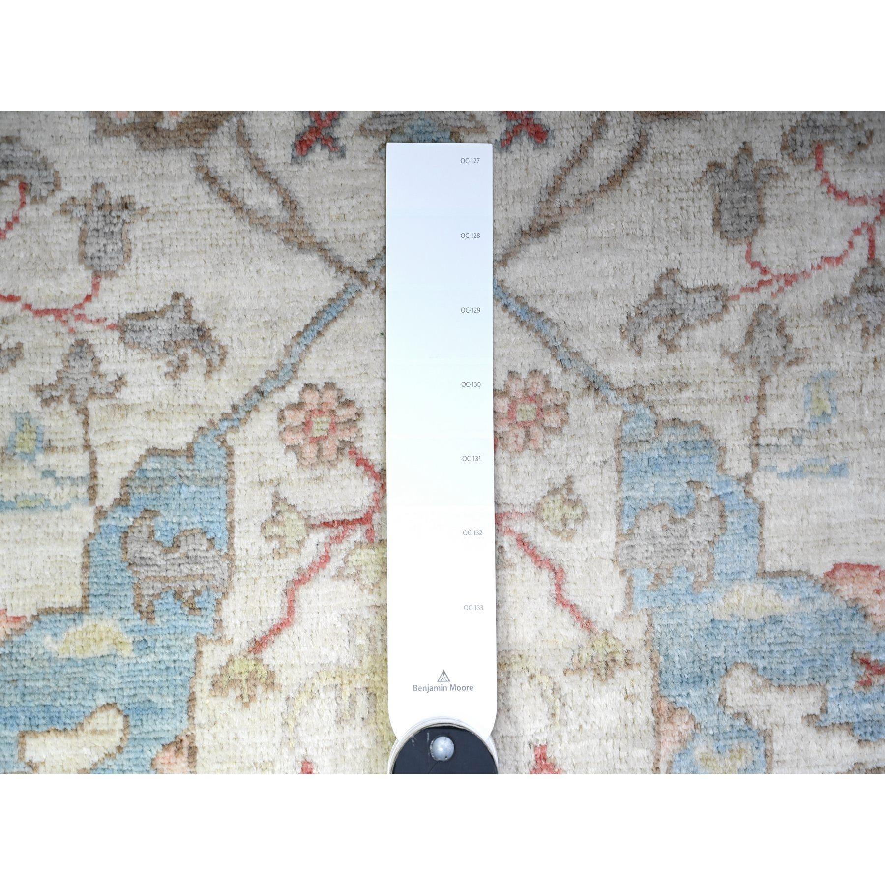 8'x8' Weißer handgeknüpfter runder orientalischer Ziegler Mahal-Teppich aus reiner Wolle (21. Jahrhundert und zeitgenössisch) im Angebot