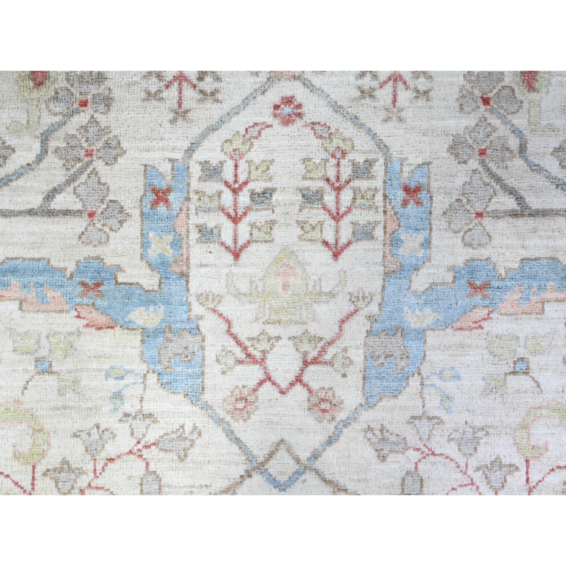 8'x8' Weißer handgeknüpfter runder orientalischer Ziegler Mahal-Teppich aus reiner Wolle im Angebot 1
