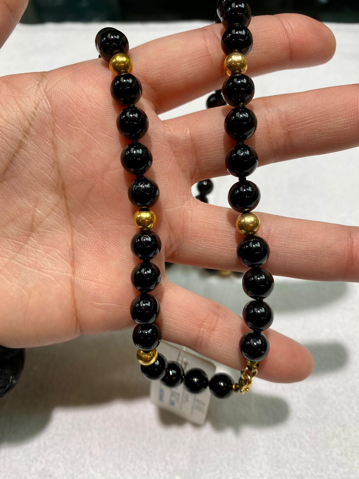 Women's Onyx Pearls with 14k Yellow Gold Clasp For Sale