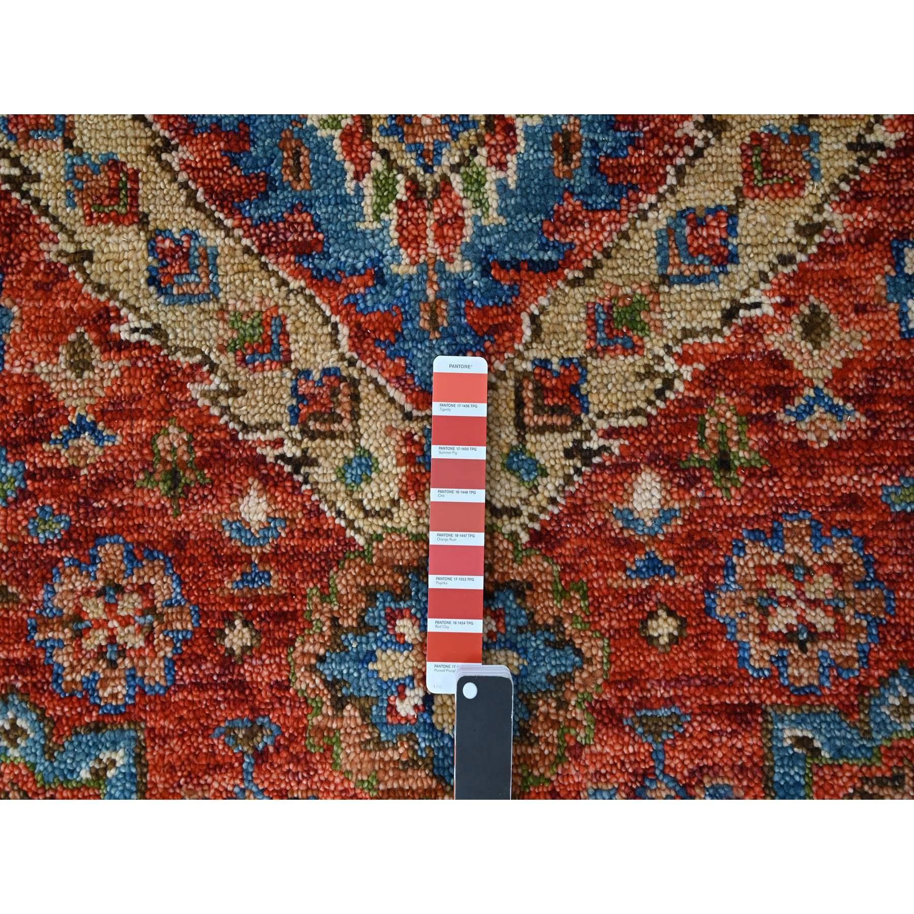 Alfombra Oriental de Lana Anudada a Mano con Diseño All Over Heriz Rojo Coral 8'x9'10 Siglo XXI y contemporáneo en venta