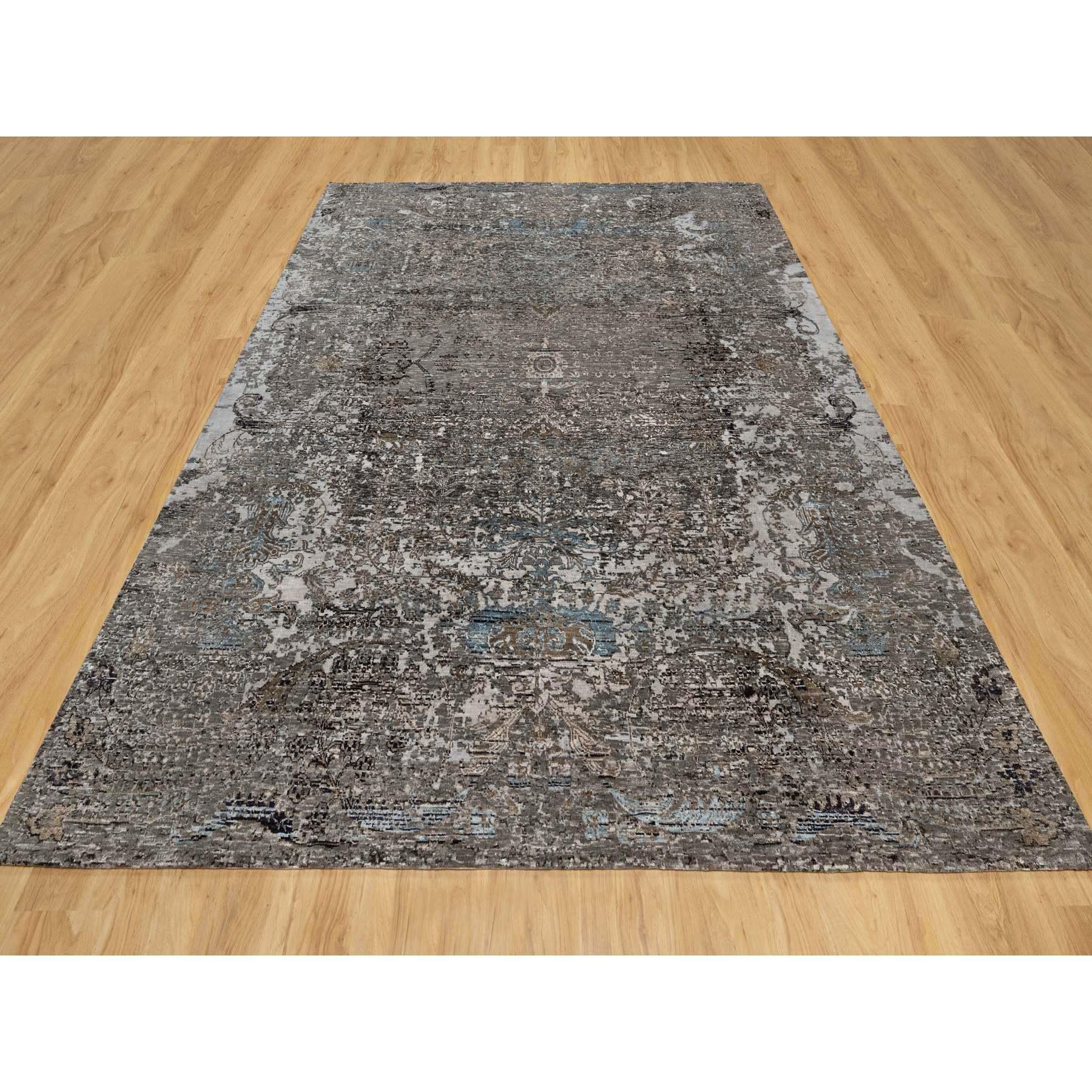 Dies ist eine wirklich echte one-of-a-kind Hand geknüpft, Transitional Persian Erased Medallion Design, Seide mit strukturierter Wolle, Orientteppich. Es wurde monatelang von erfahrenen Kunsthandwerkern in jahrhundertealten Webtechniken