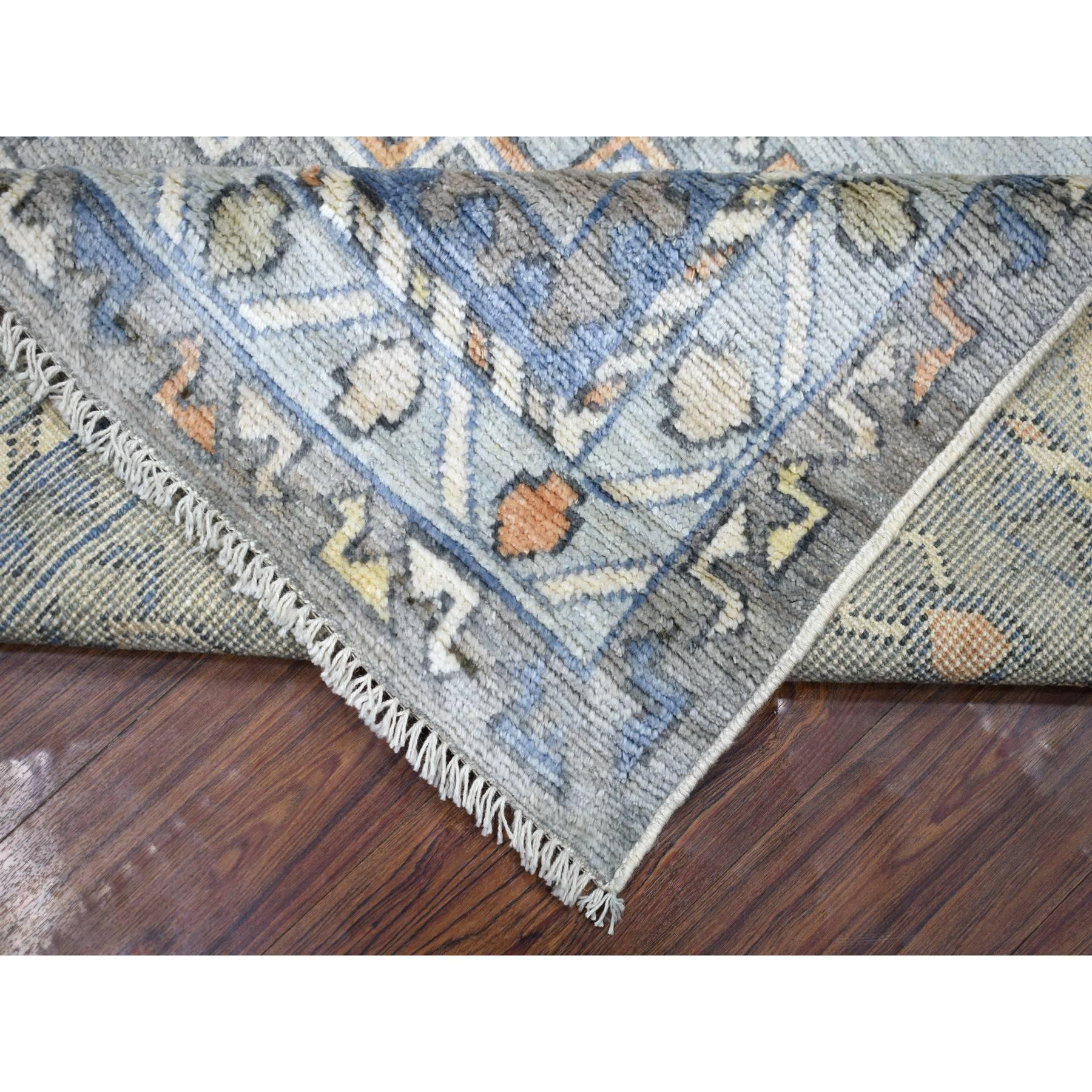Contemporary 8'x9'10