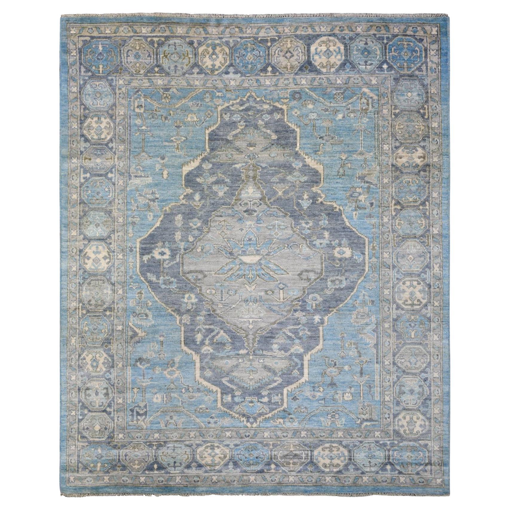 8'x9'6" Hellblauer, handgeknüpfter, vom anatolischen Dorf inspirierter Wollteppich