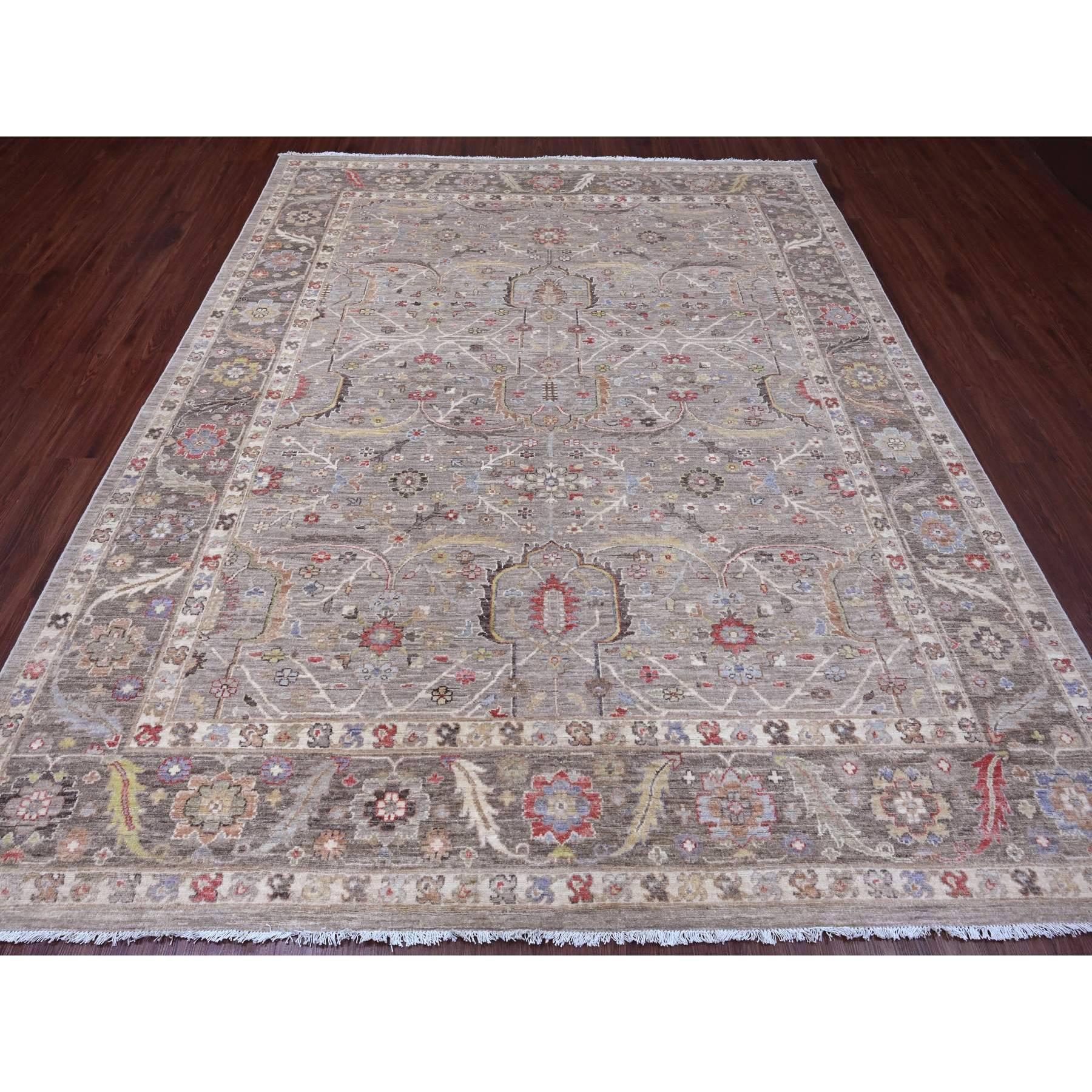 Dunkel Vanille Braun, Peshawar mit Heriz All Over Design, Hochgebirgswolle, Handgeknüpft, Natürliche Farbstoffe, Dicht gewebt, Orientteppich
Primäre MATERIALIEN: Wolle
Latex: Kein Flor 
Höhe: 0,25 Zoll
Stil: Traditionell
Grundfarbe: Braun
Sekundäre