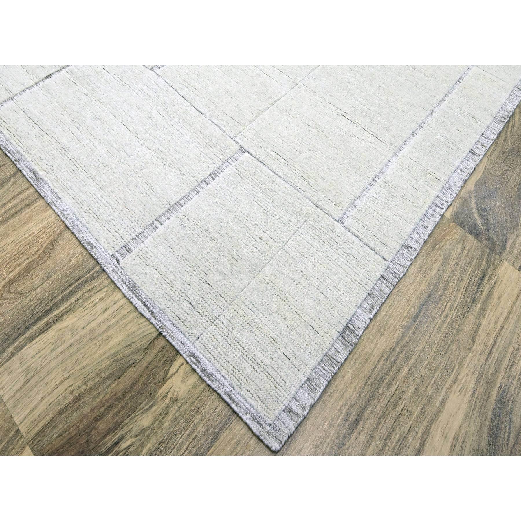 Contemporary 8'x9'9