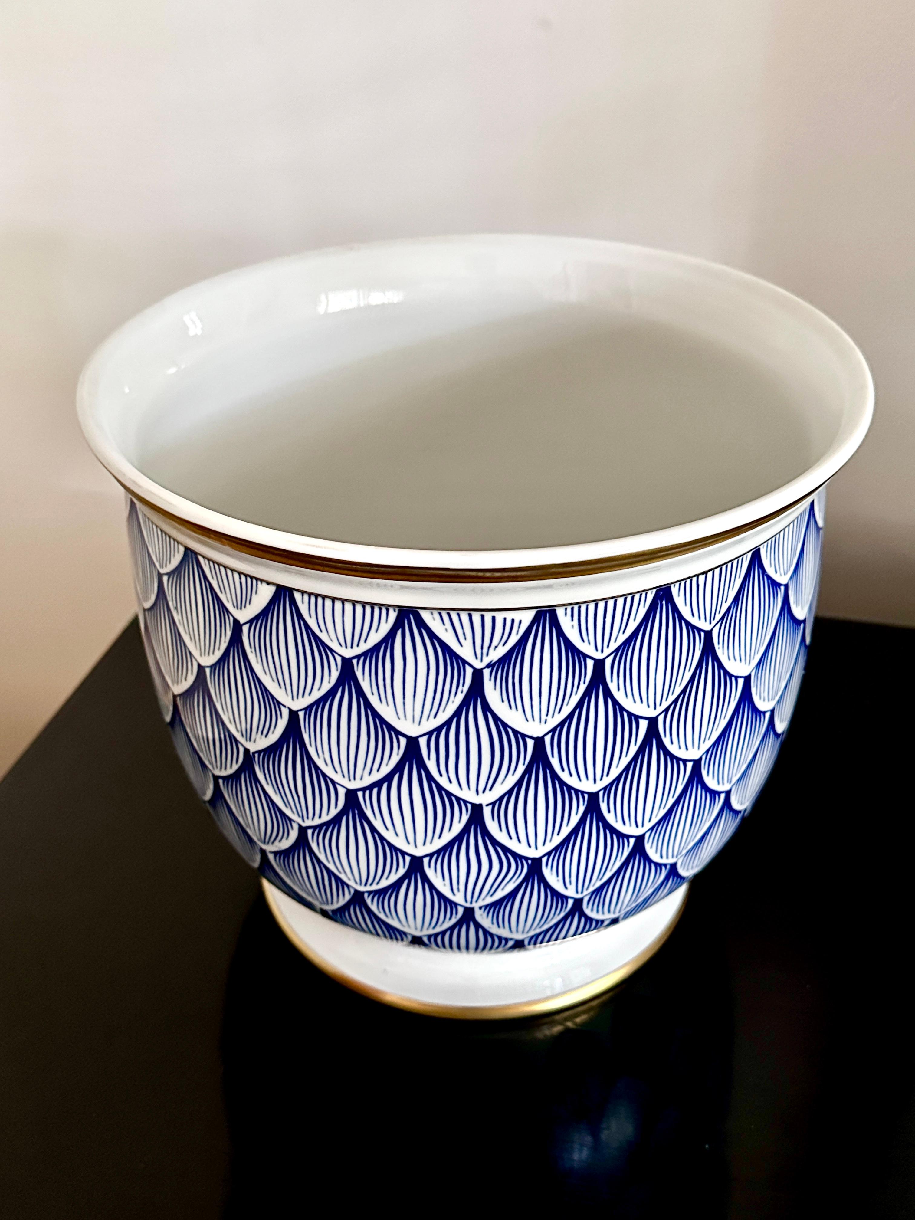 9 1/2 Zoll große, blau-weiß vergoldete Jardinière, Good Friend & Com, Italien (Italienisch) im Angebot