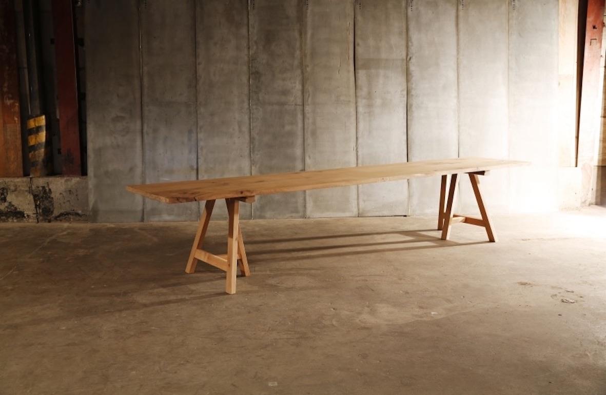 Mesa de Comedor con Caballete Belga de Roble Macizo de 9'-1 en Nuevo estado para la venta en Bonita Springs, FL