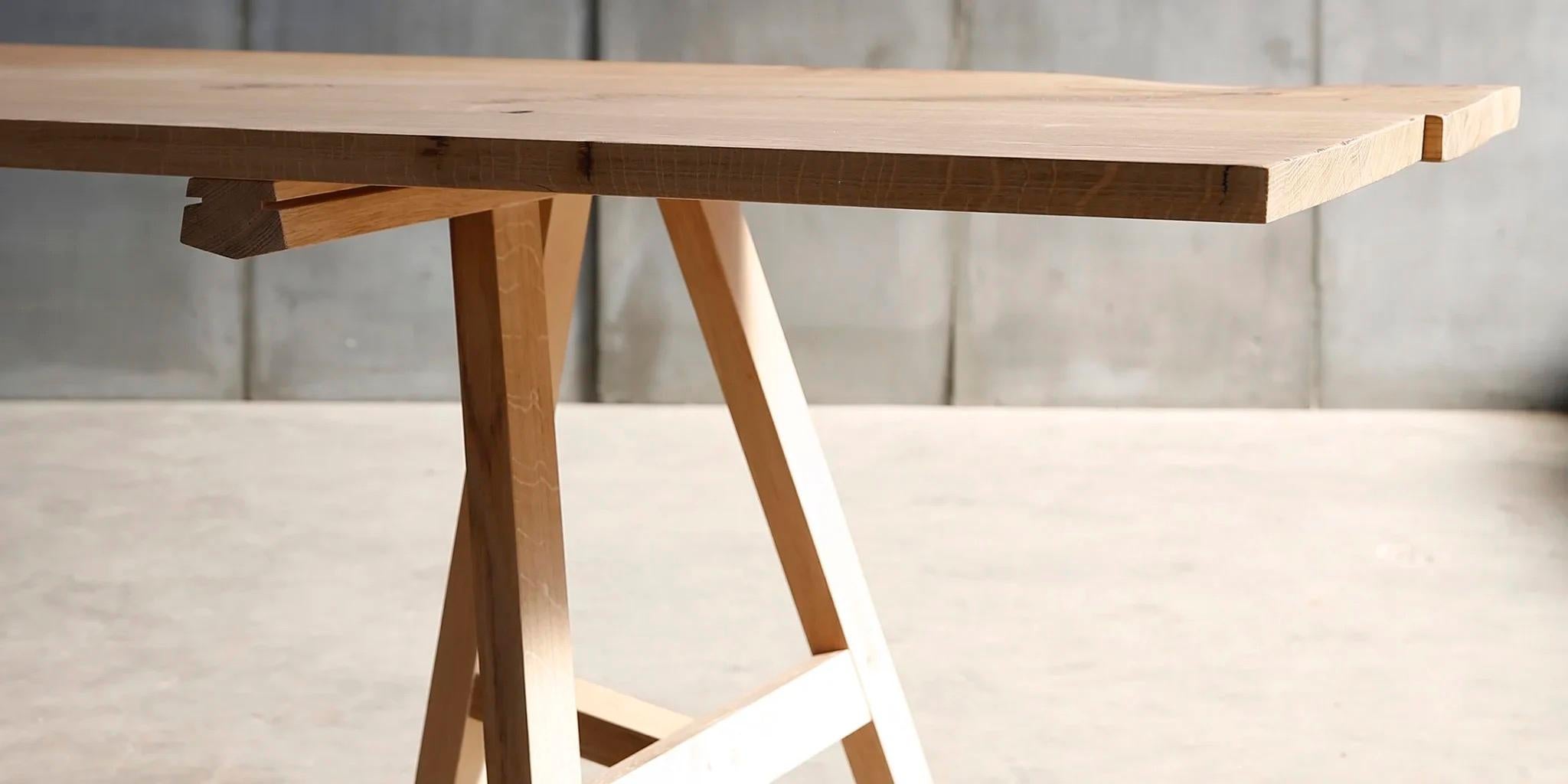 Mesa de Comedor con Caballete Belga de Roble Macizo de 9'-1 Siglo XXI y contemporáneo en venta