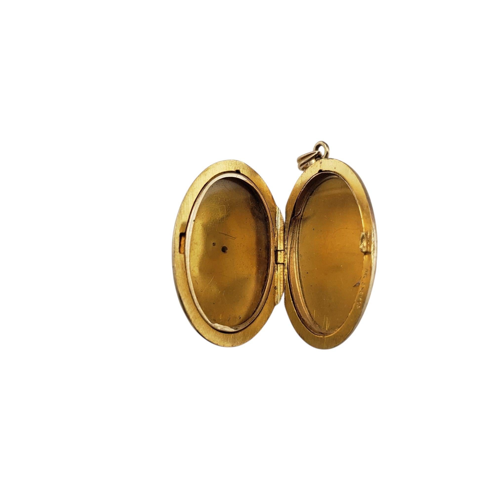 9- 10K Tricolor Gold and Diamond Floral Locket Pendant #21956 In Good Condition For Sale In Washington Depot, CT