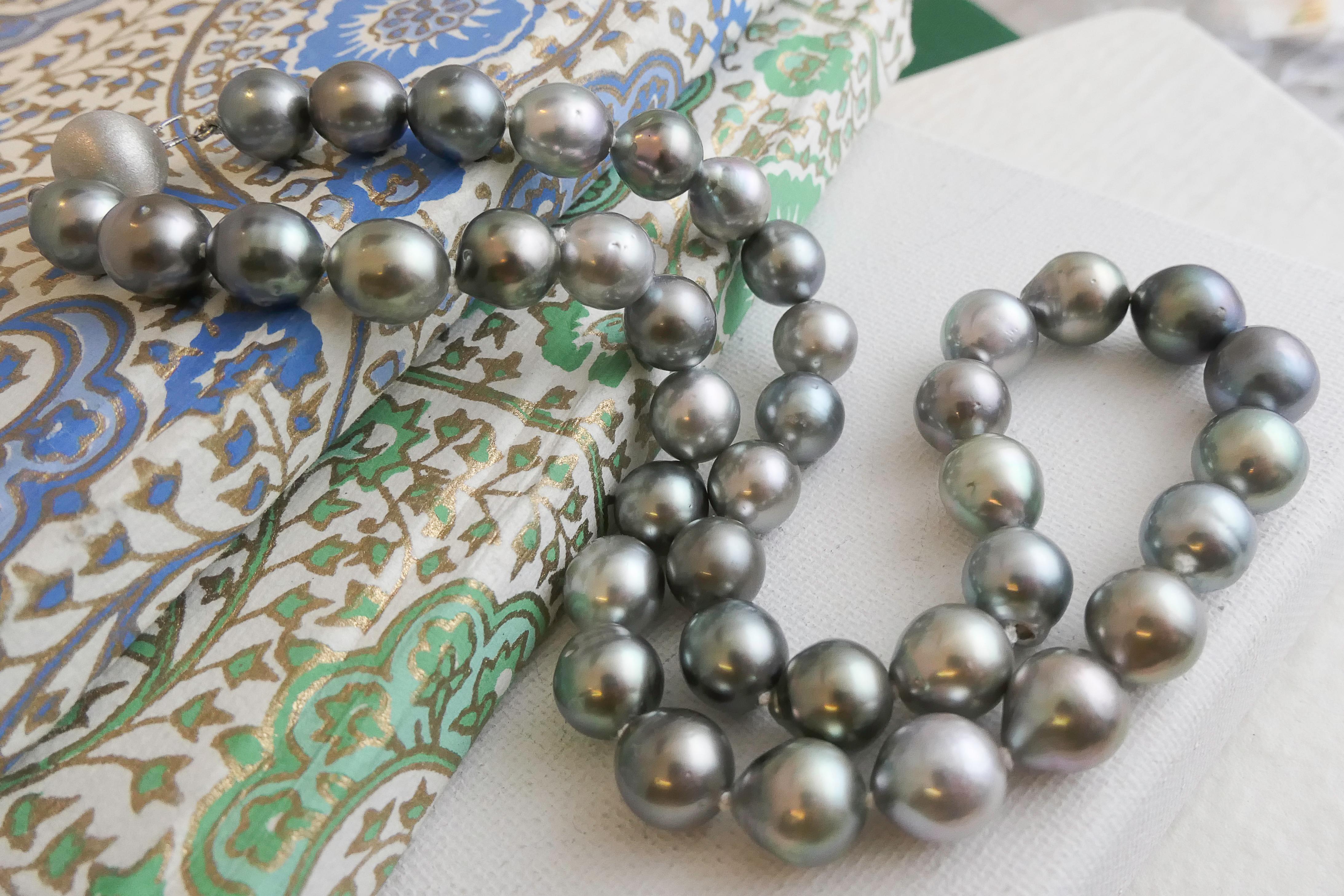 Collana di perle di Tahiti da 9-11 mm con chiusura in oro bianco 14kt - Lunghezza 18 pollici in vendita 5