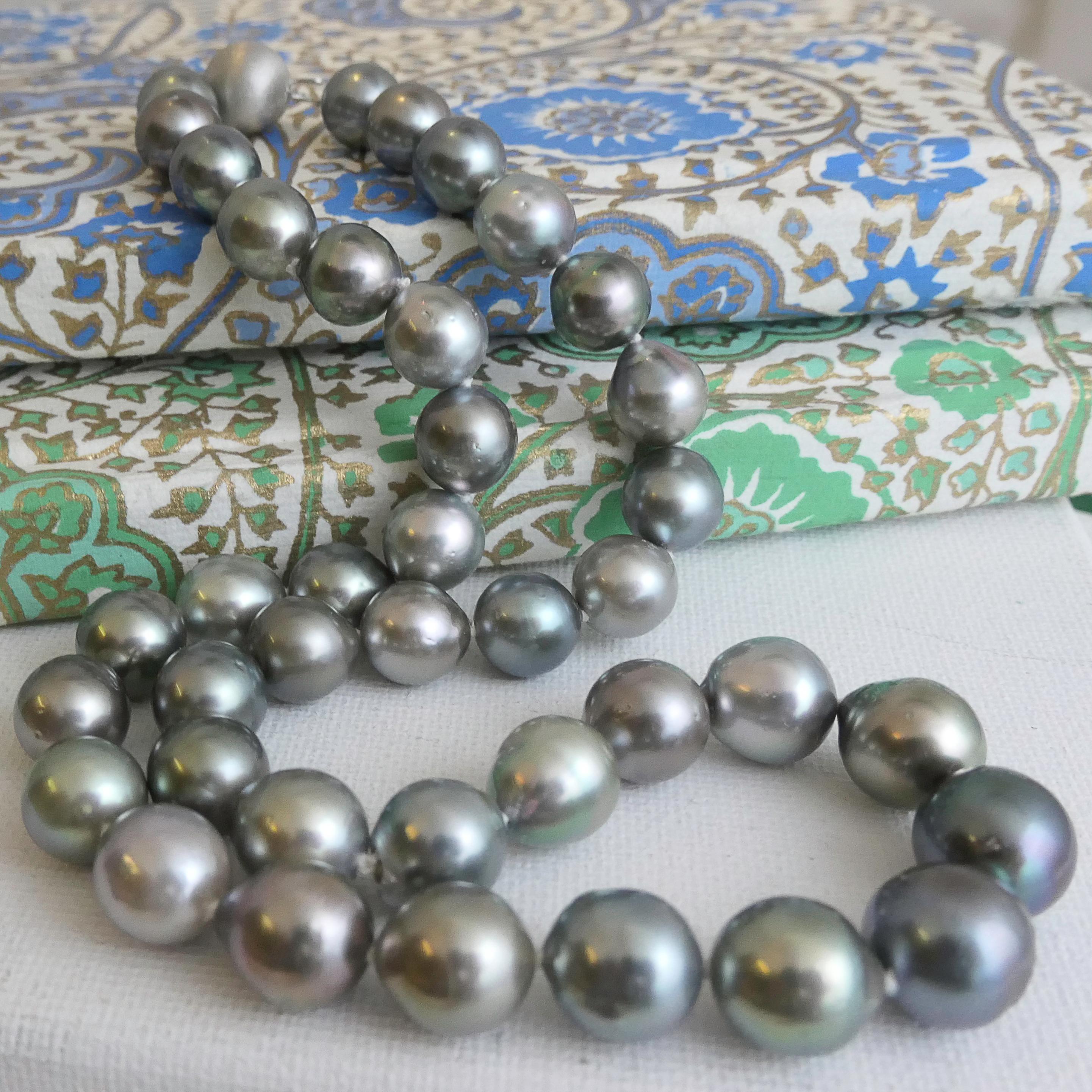 Collana di perle di Tahiti da 9-11 mm con chiusura in oro bianco 14kt - Lunghezza 18 pollici in vendita 7